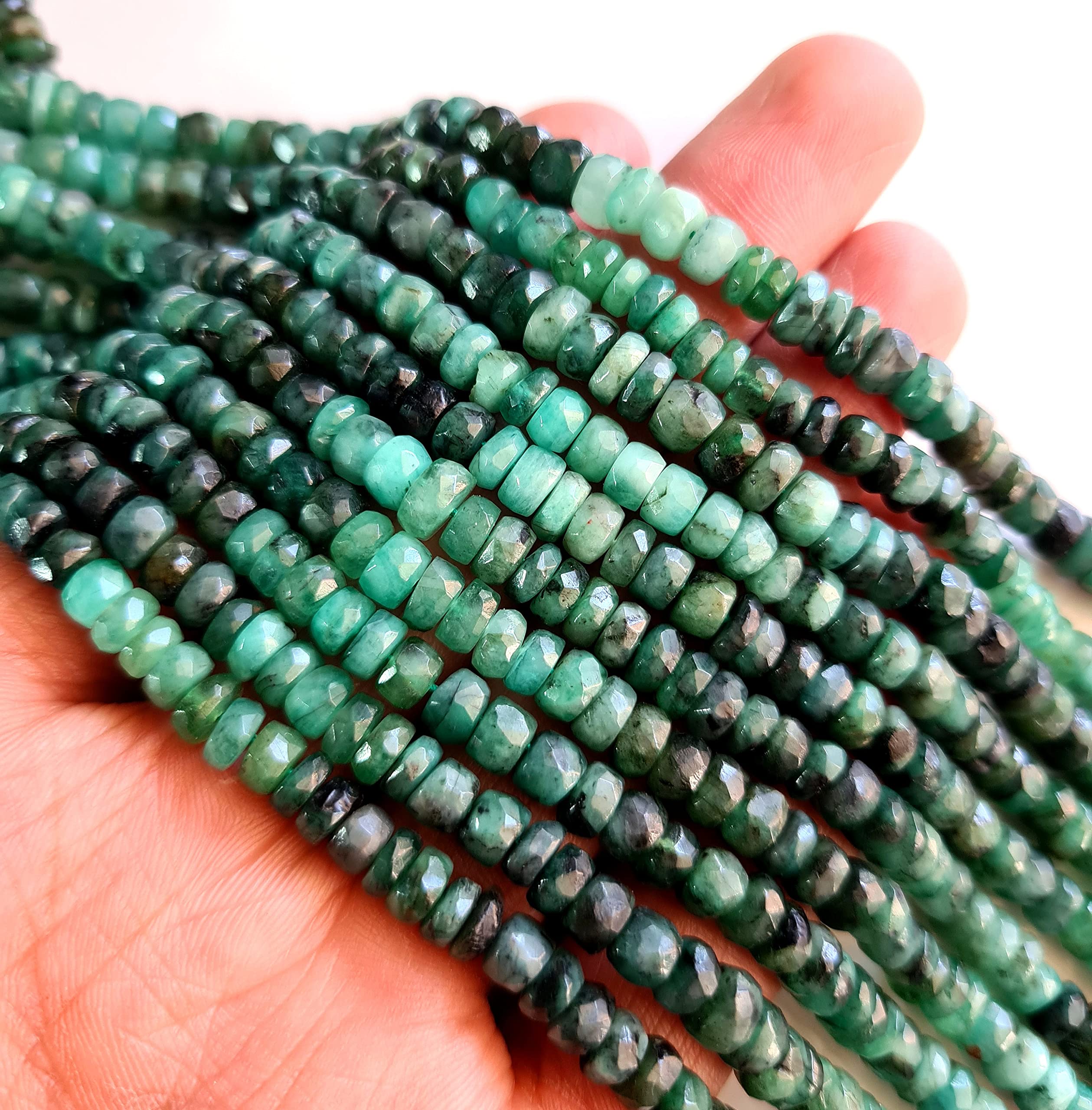 エメラルドのビーズネックレス 【公式通販】