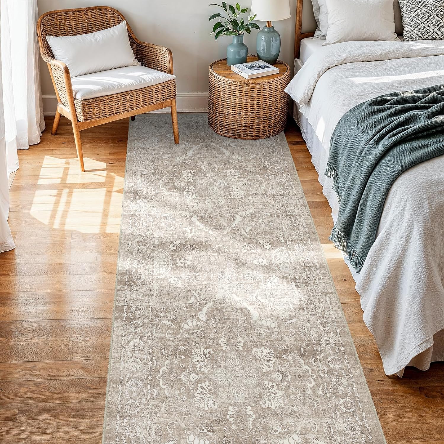 2x5 Washable Hallway Runner Rug - Non Slip Kitchen Runner Rugs with Rubber Backing Vintage Low-Pile Carpet Runners for Entryway Dining Room Laundry Room Home Decor (Beige)