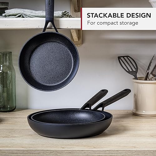 Miniatura 8 de KitchenAid Classic Forged - Sartén de 3 capas de ingeniería alemana, antiadherente, 11.0 in, apta para inducción, apta para horno, color negro