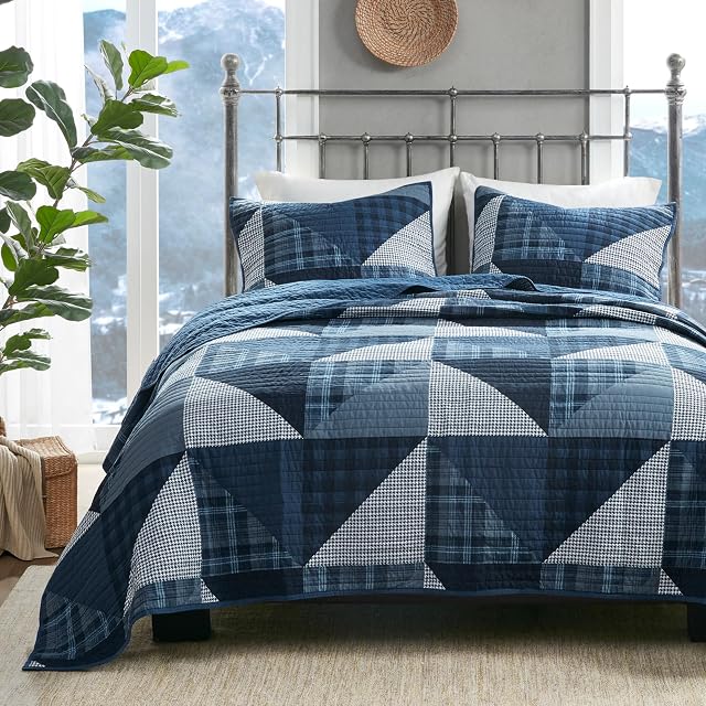 Woolrich Woolrich Olsen Reversible Quilt Set - Cottage Styling Reversed to Solid Color, All Season Lightweight Coverlet, Cozy Bedding Layer, Matching Shams, Oversized Full/Queen, Geometric Plaid Blue 3 Piece, Olsen Blue, Oversized Full/Queen