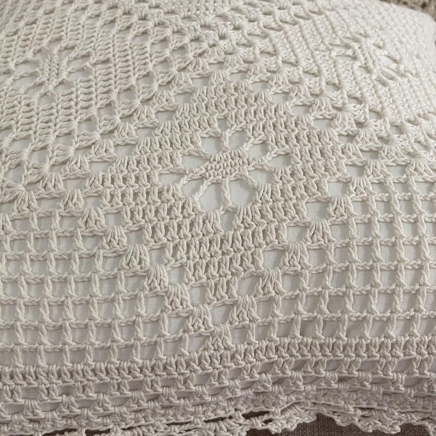 MINDPLUS Cotton Hand Crochet Lace Throw Pillow Cushion Cover Decorative Handcraft Pillowcase 15.7 x15.7 inch Floral Pattern Vintage Rural Style (E Beige)