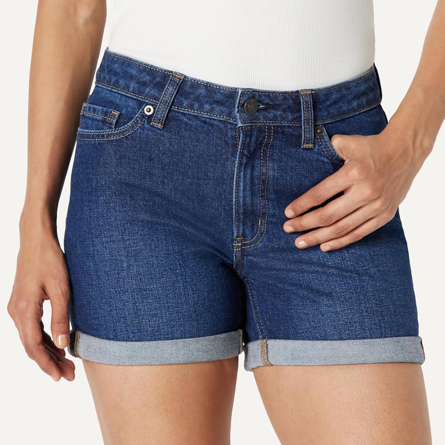 Amazon Essentials Women's Medium Stretch Slim-Fit Mid-Rise 4“ Jean Short - Image 4