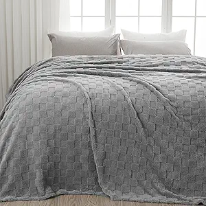 NEWCOSPLAY Super Soft King Blanket Grey Premium Silky Flannel Fleece 3D Checkered Lightweight Bed Blanket All Season Use (Grey Checkered, King(90"x110"))