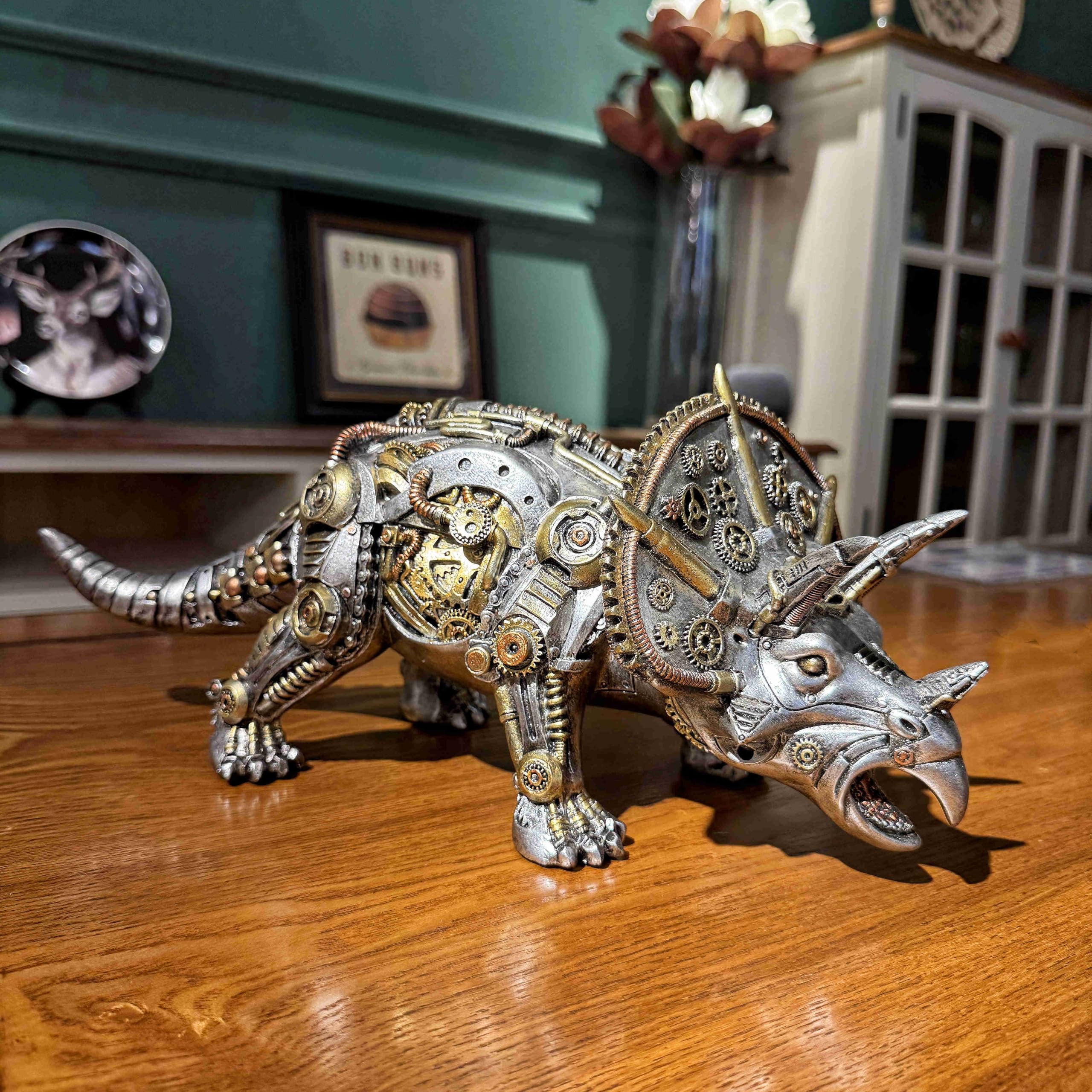 OUTOUR Steampunk Triceratops statuetka dinozaura, 38 cm, długa figurka z żywicy, dekoracja biurka, rzeźba, zwierzę, kolekcja, prezent dla mężczyzn, mężczyzn, dekoracja jaskini