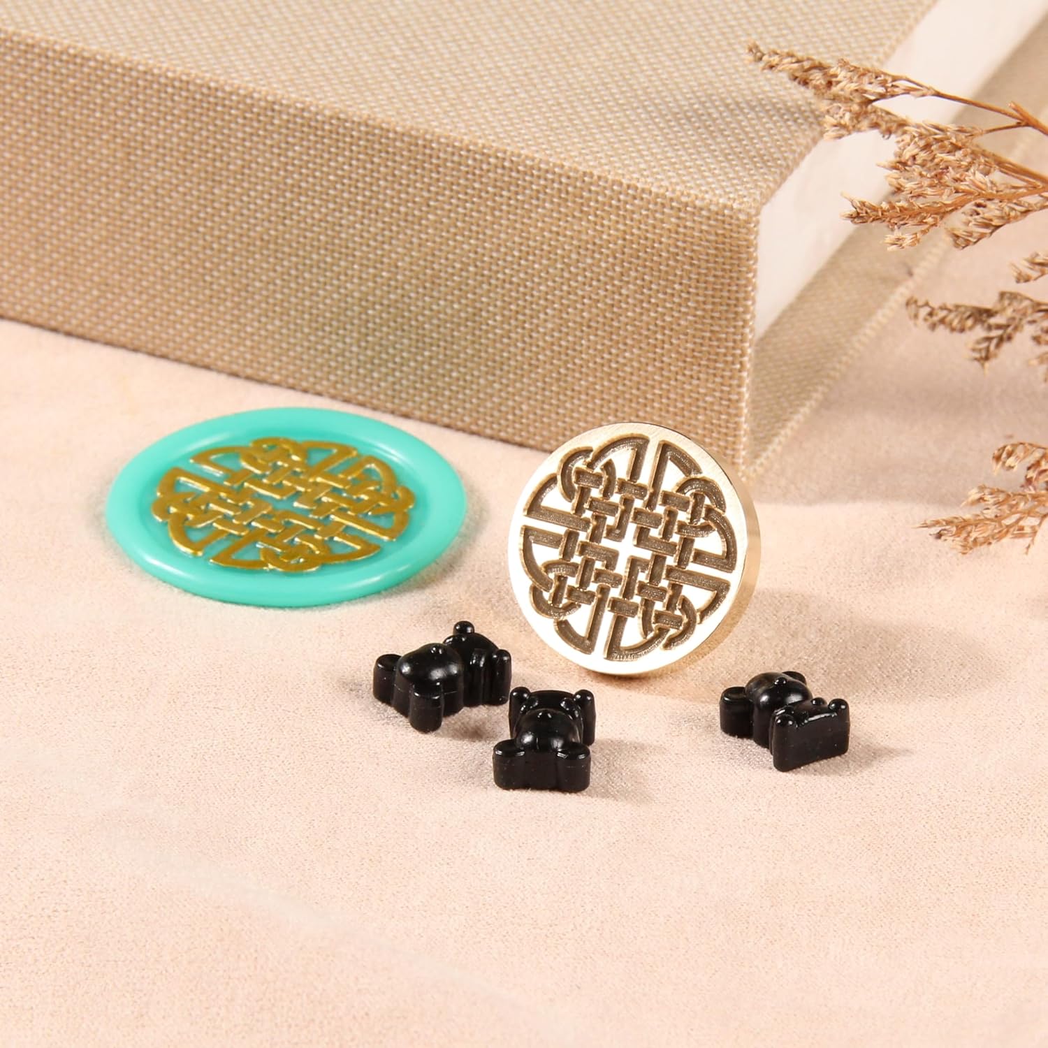 Wax Seal Stamp Kit Celtic Shield Knot Sealing Wax Stamps,Celtic Knot 25mm Removable Brass Head Wood Handle for Envelope Invitation Wedding Embellishment Gift Cards Desc