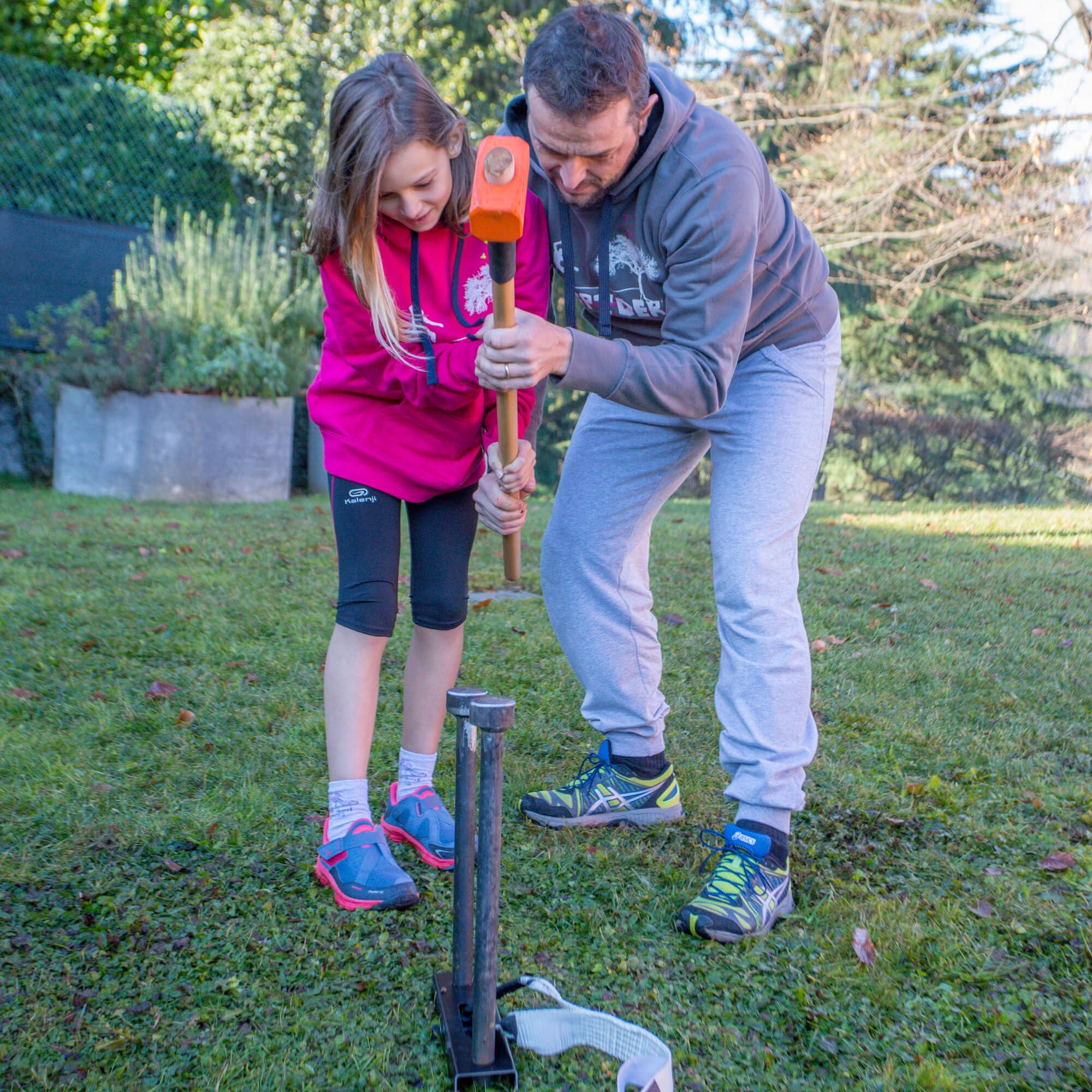 Kit d'extérieur personnalisé Slackline pour débutants - pour Utilisation sans Arbres - Comprend : 1 Ligne, 2 tréteaux, 2 plaques, 4 Clous et Manuel - Kit de 20 mètres