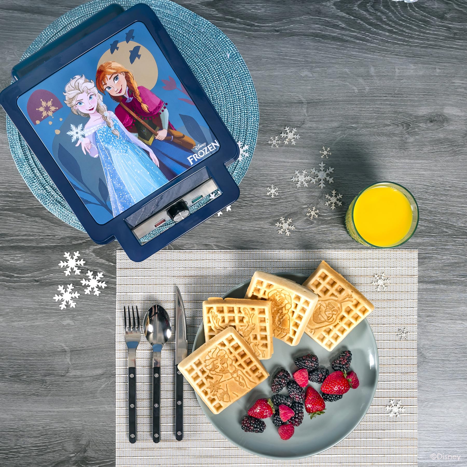 Uncanny Brands Disney Frozen Elsa, Anna, and Olaf Deluxe Waffler - Your Favorite Frozen Characters on Your Waffles
