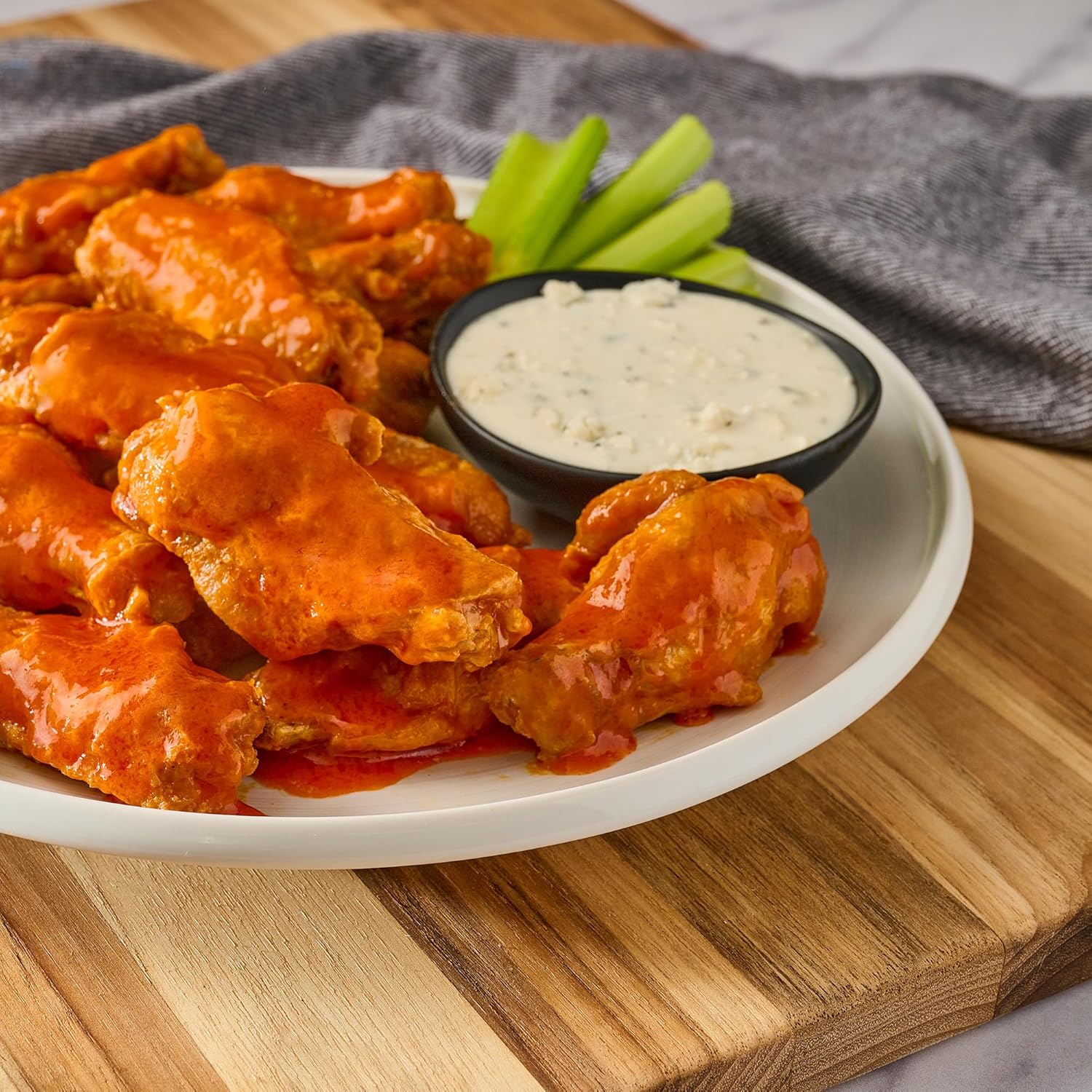 Frank's RedHot Buffalo Wings Hot Sauce, 23 fl oz (Pack of 6)