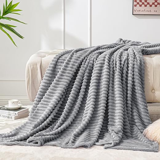 BEDELITE Cozy Fleece Throw Blanket