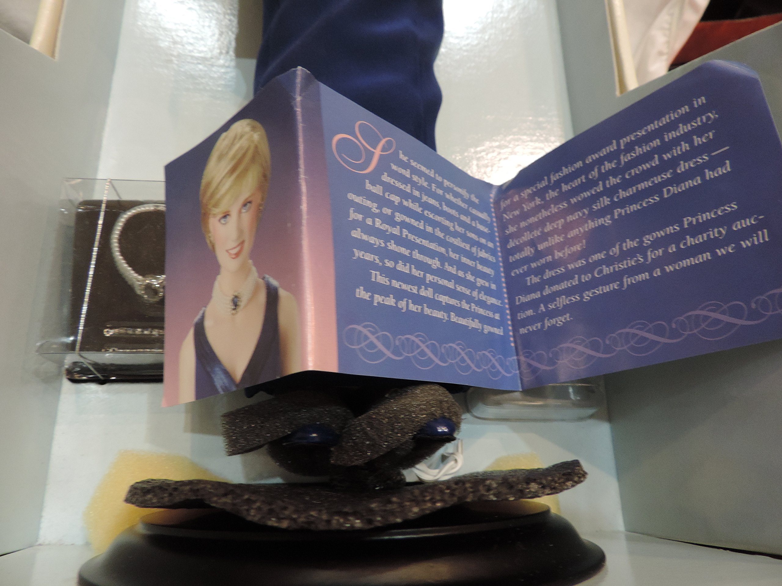 美品　Franklin Mint/ダイアナプリンセスオブウェールズ/磁器45cm Amazon.co.jp: Franklin Mint Princess Di ダイアナ プリンセス・オブ