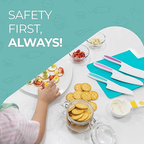 Miniatura 4 de TOVLA JR. Juego de regalo de corte para niños 3 cuchillos de cocina seguros para niños, tabla de cortar plegable y 2 picadores aptos para niños.