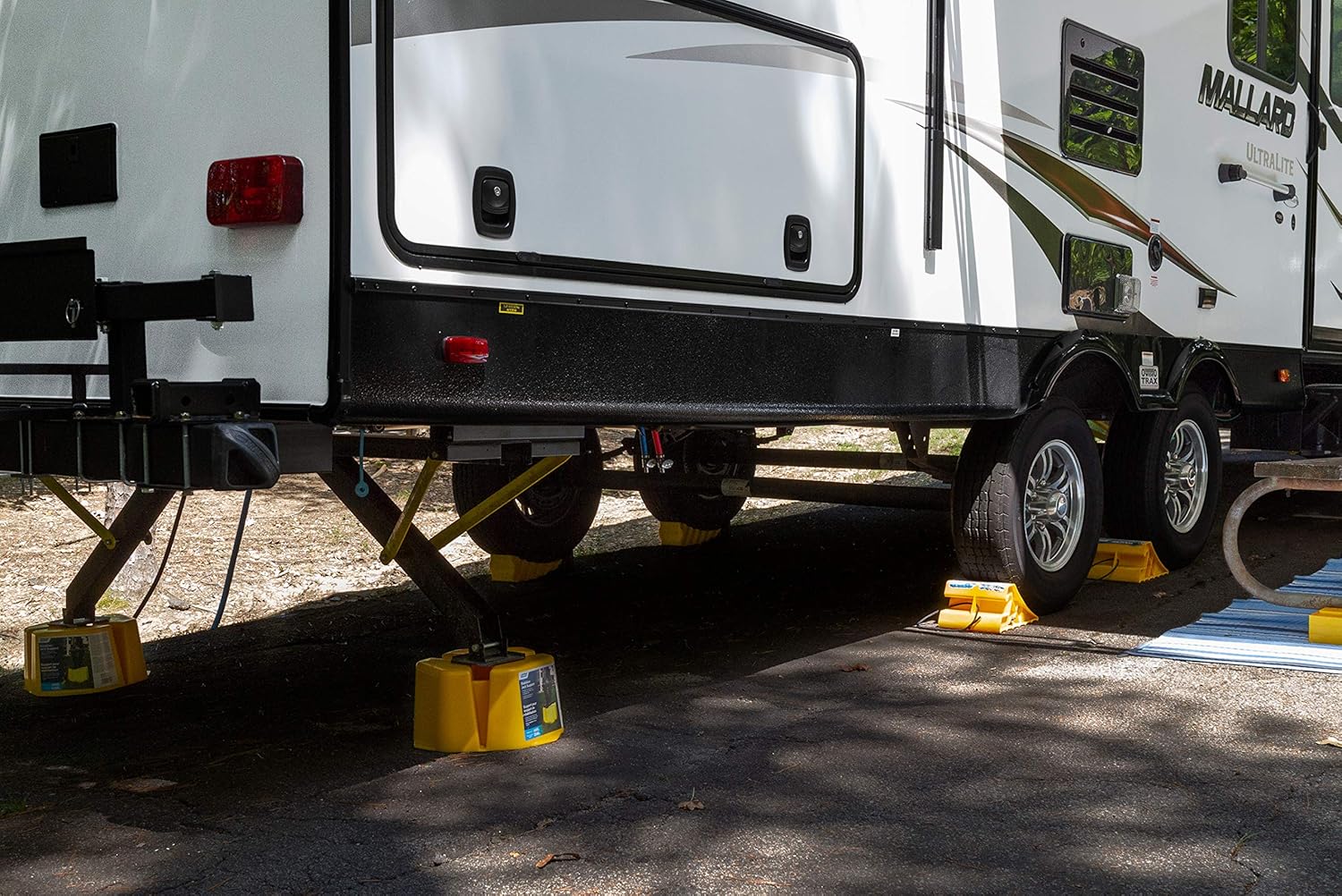 Camco Yellow Stabilizer Jack Support - Provides a Sturdy, Durable Surface for Stabilizer Jacks | Offers 7" of Lift| Constructed with Durable UV Resistant Material - (44424) : Automotive