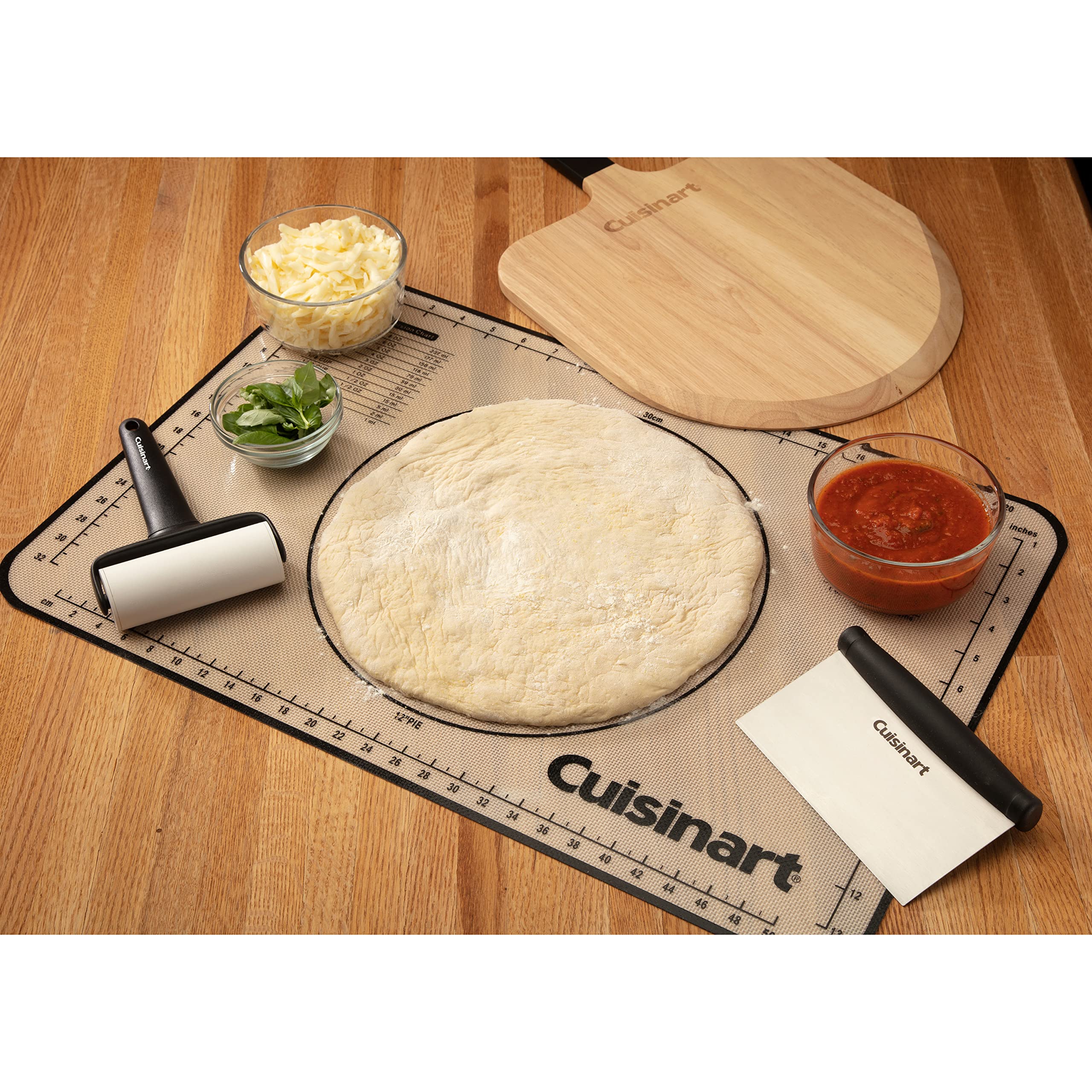 Cuisinart CPS-3216 - Juego de 5 piezas de preparación y servicio de pizza (alfombrilla de silicona antiadherente, cáscara de pizza de madera, cortador de pizza, cortador de masa, rodillo de masa)