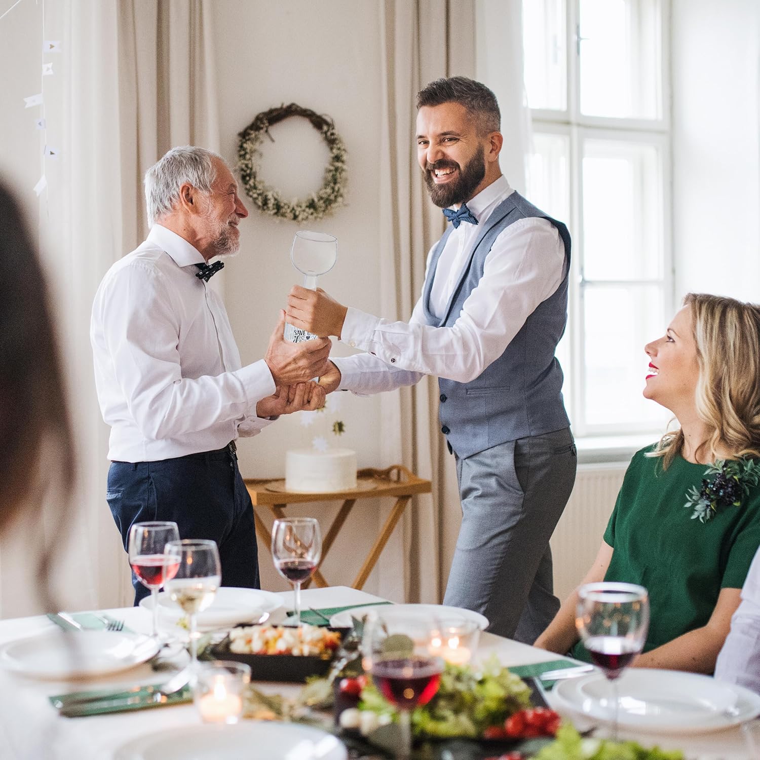 Relaxdays Bottle Glass, Fun Gift with Save Water Drink Wine Inscriptions in Black & White, Volume 750 ml, Transparent, 29.5 x 8.5 x 8.5 cm