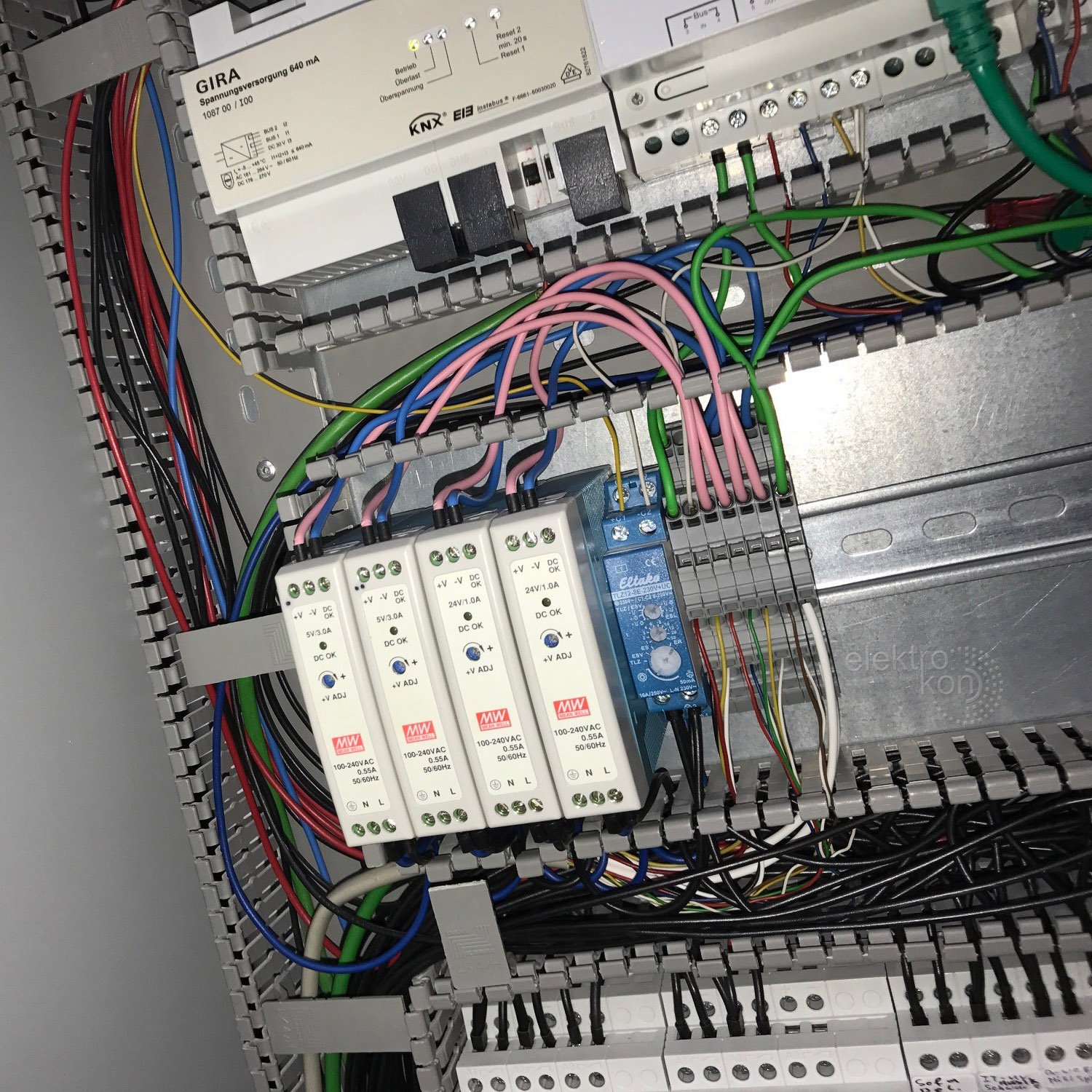 12Vdc 7,5A 100 Watt, Mean Well MDR-100-12 DIN-Rail LED Hutschienen Netzteil