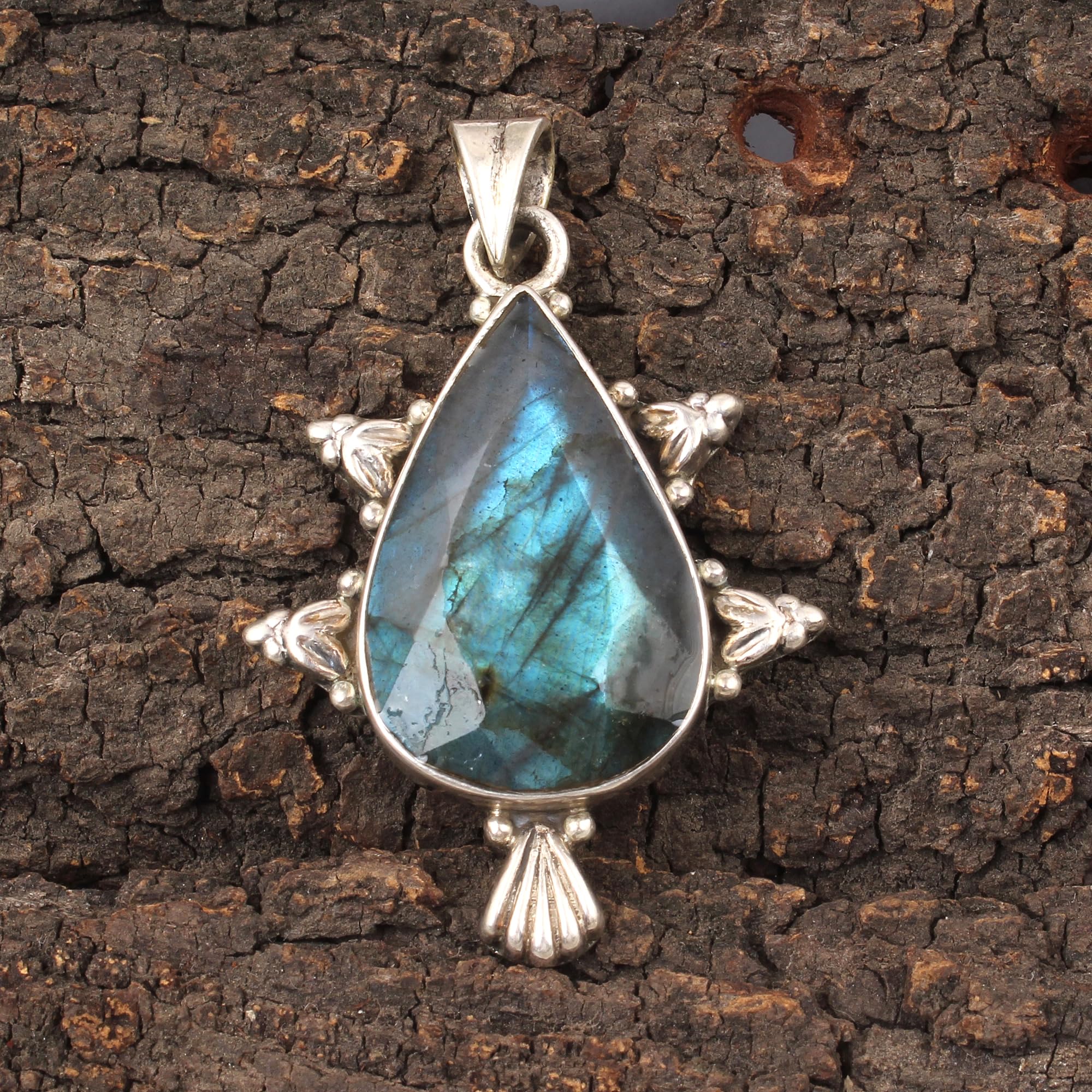 Pendentif en pierre précieuse labradorite naturelle fait à la main en argent sterling 925 avec motif de bijoux en argent pour cadeau