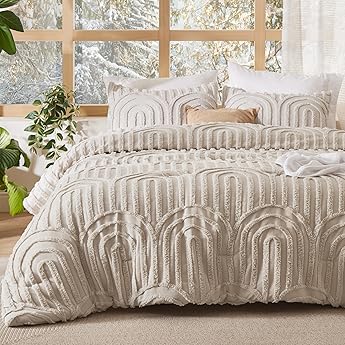 Bedsure Tufted Boho Comforter Set Oversized Queen - Beige Boho Bed Set, GentleSoft™ 3 Pieces Farmhouse Shabby Chic Embroidery Bedding, Gifts for Woman, Soft Jacquard Comforter for All Seasons