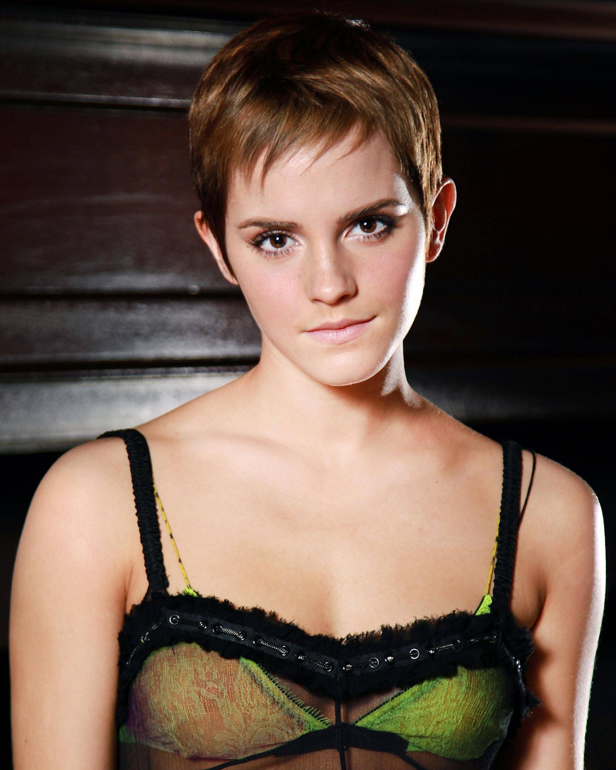 fotos4you Emma Watson 8 x 10 / 8x10 Glossy Photo Picture Image #12
