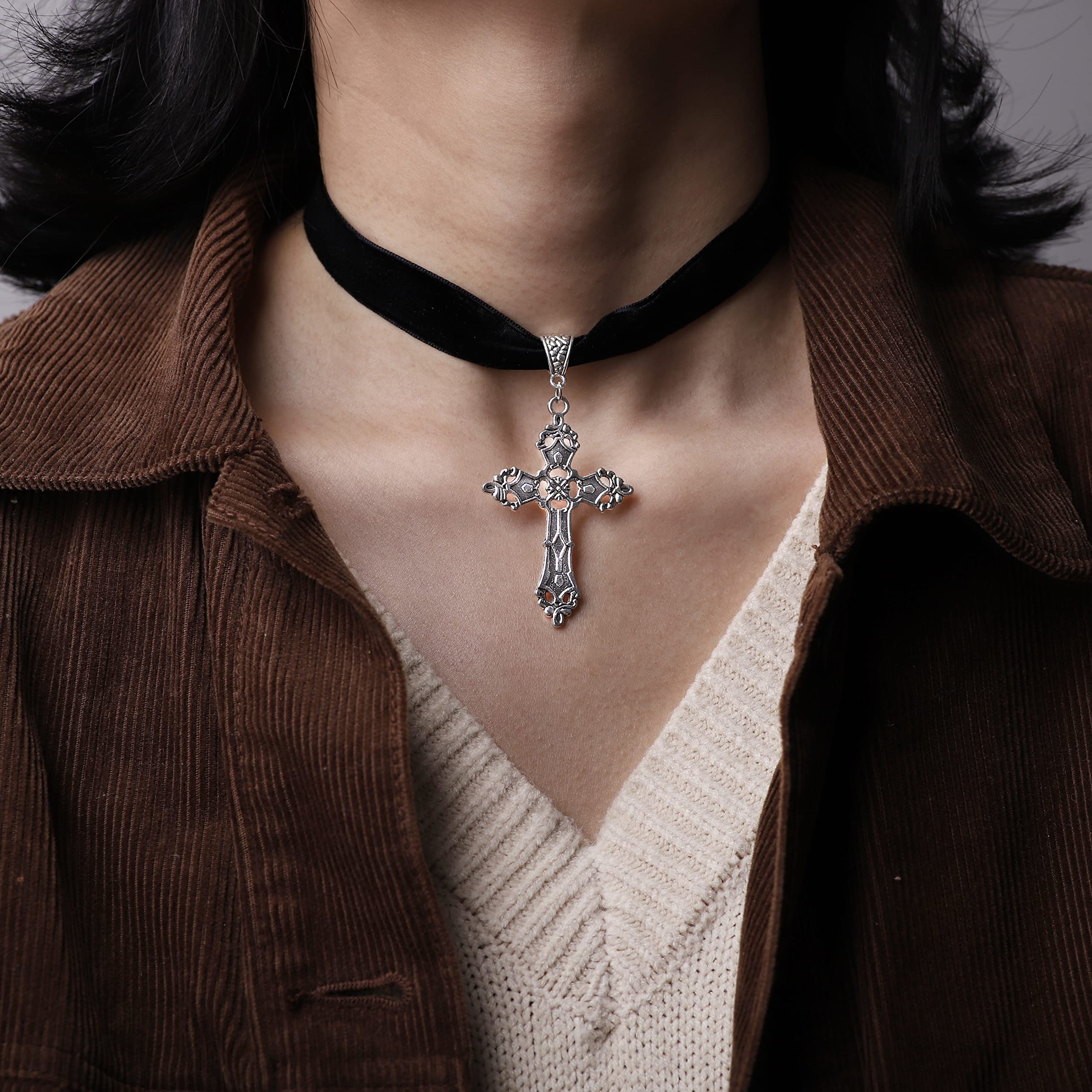 Collier ras du cou victorien en velours en forme de goutte