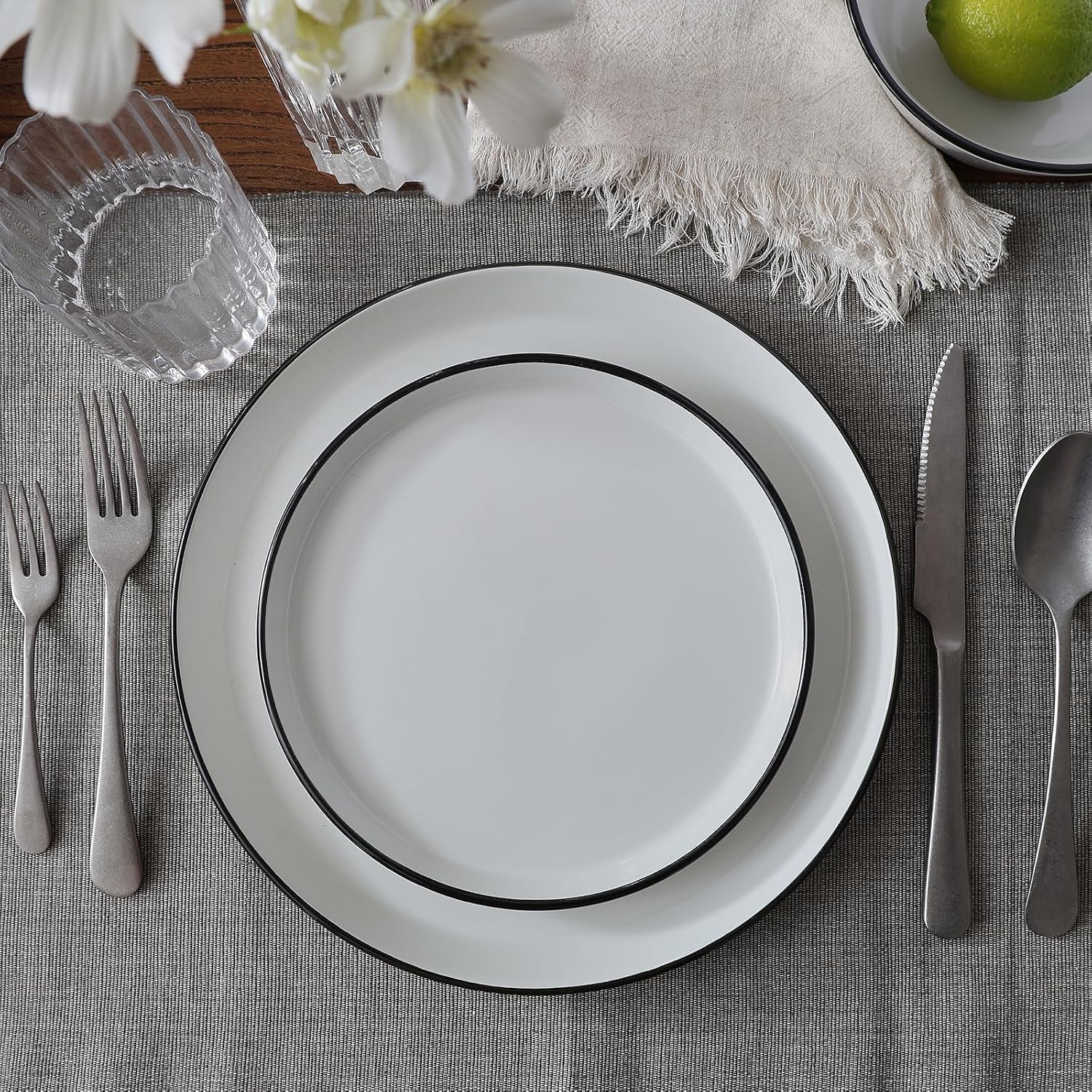 Famiware Saturn Dinnerware Sets, Ceramic Plates and Bowls for 4 with Trim image 3