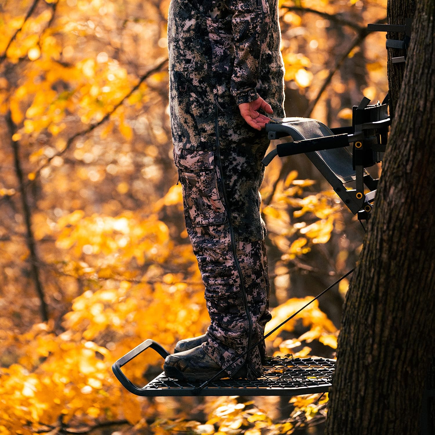 Rivers Edge RE556, Big Foot TearTuff XL Lounger, Lever-Action Hang-On Tree Stand with TearTuff Flip-up Mesh Seat, Oversized 37.5” x 24” Platform, Arm/Foot/Back Rests, Black