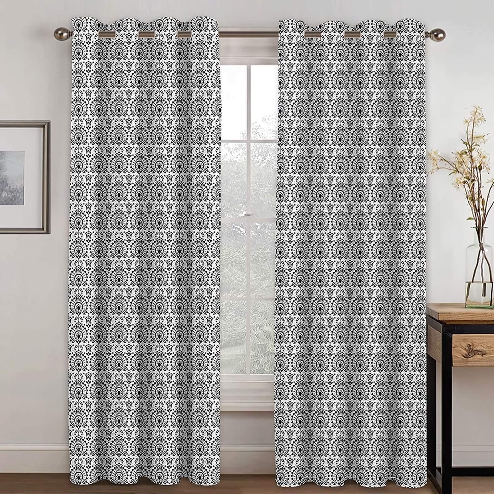 Rideau imprimé floral noir gris KnSam pour l'ambiance cosy du salon