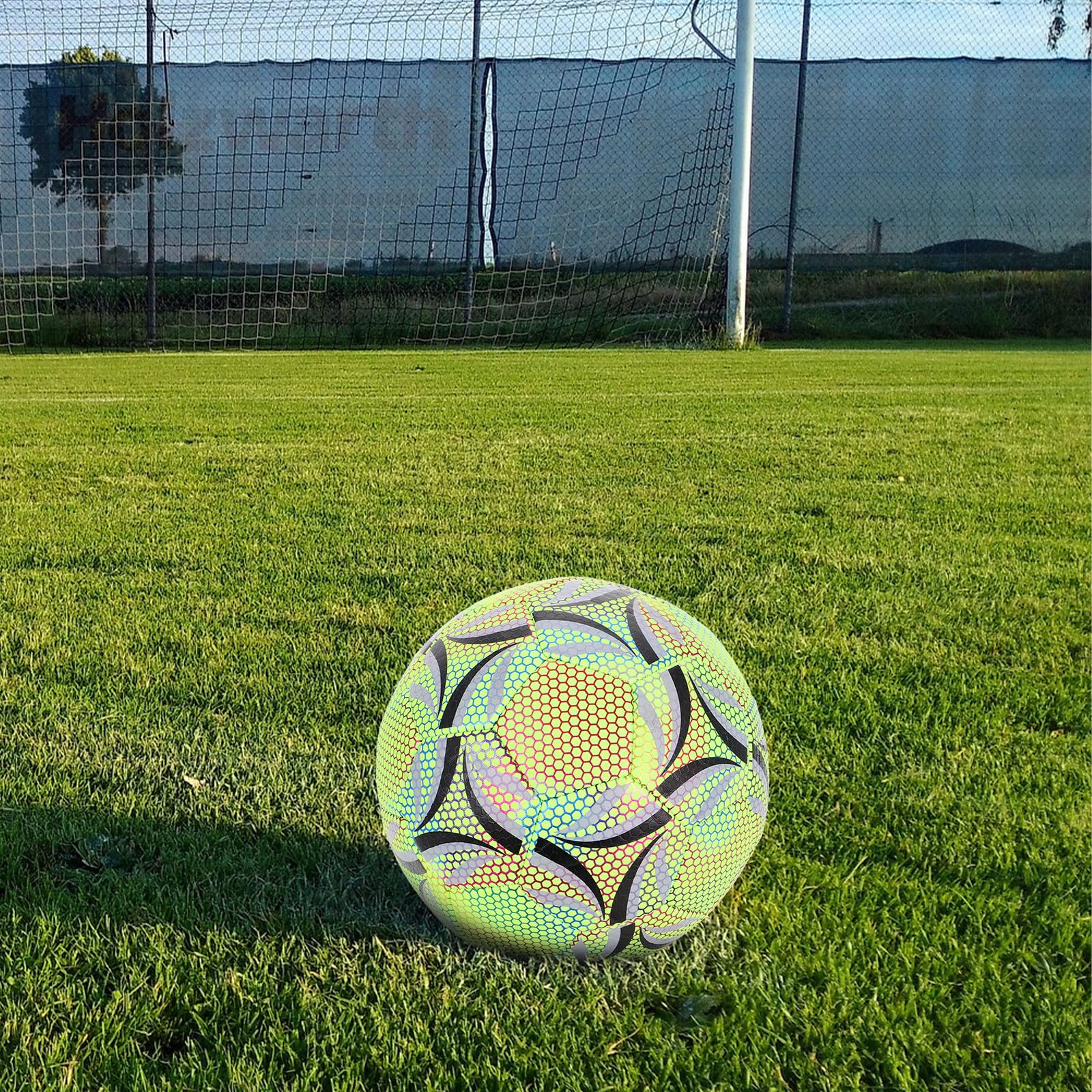 Angoily Pallone da Calcio Luminoso Notturno per Allenamento Giovanile e Competizioni, Pallone da Calcio per Partite Indoor ed Esterne Design Resistente e Controllo Migliorato