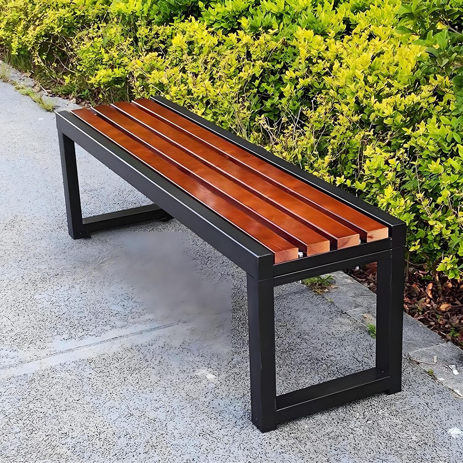 Banc d'extérieur en bois dos nu pour s'asseoir sans encombre