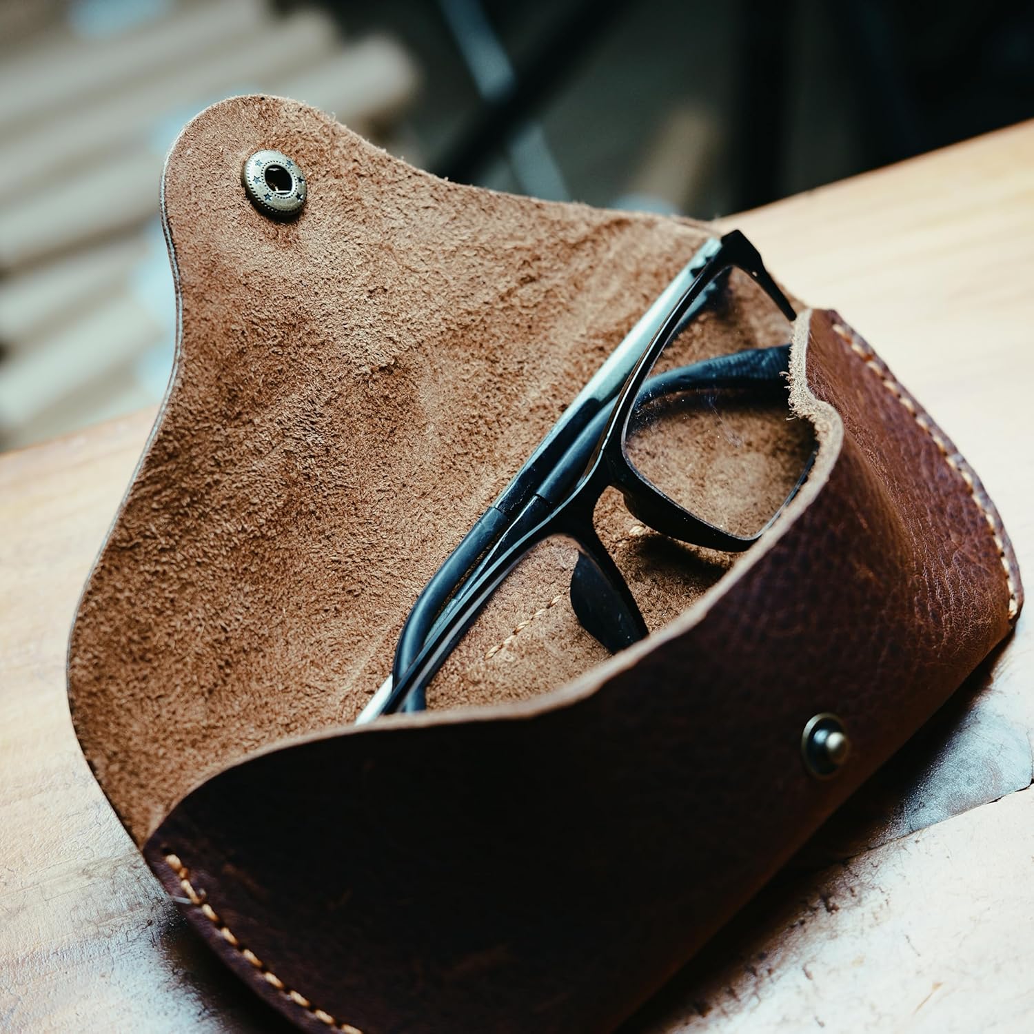 Leather Eyeglasses Case,Flexible Sunglasses Pouch Slim Case for Women Men Horizontal Eyeglass Case - Image 4