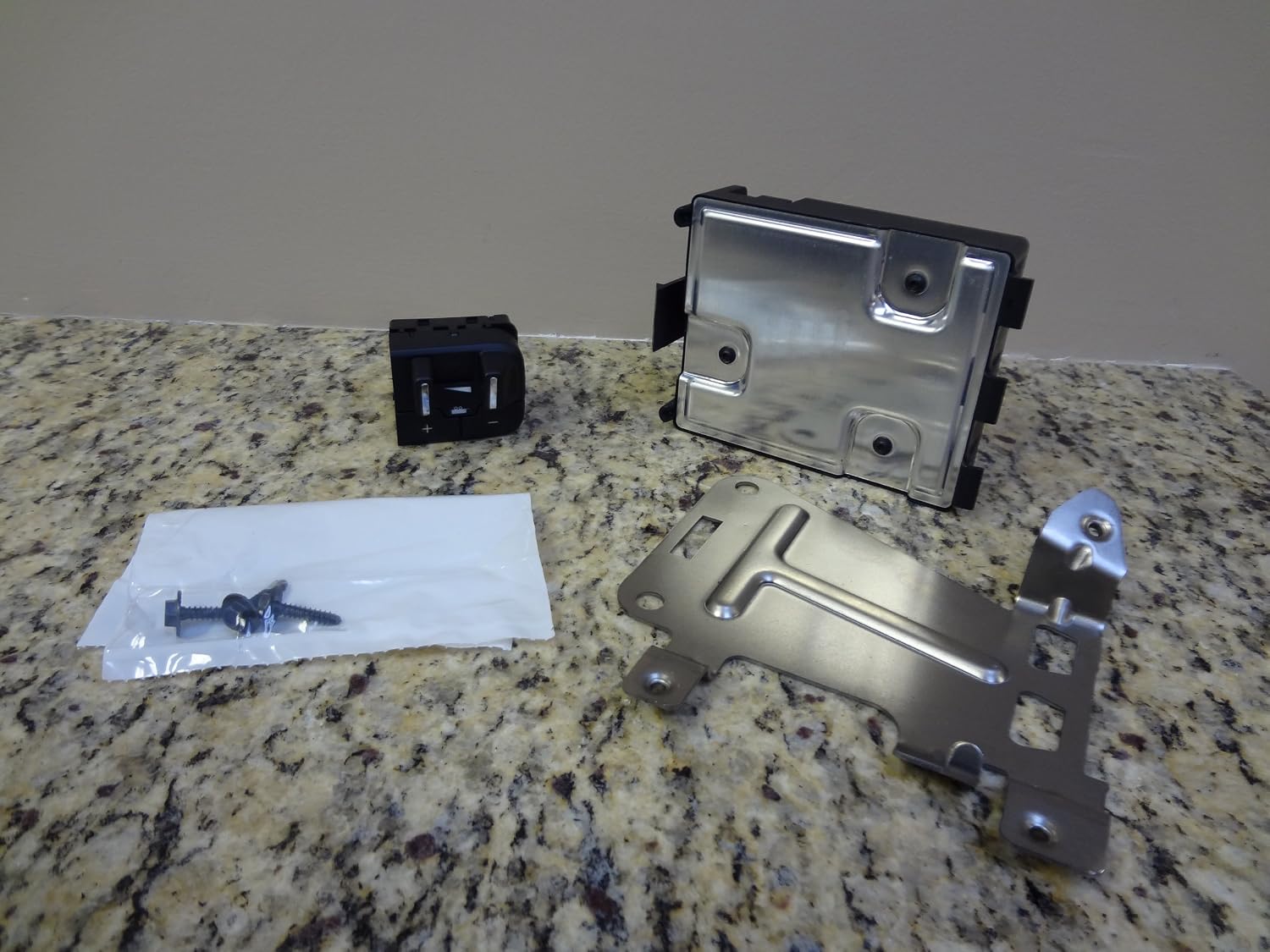 2013 DODGE RAM NEW INTEGRATED TRAILER BRAKE CONTROLLER MOPAR FACTORY OEM