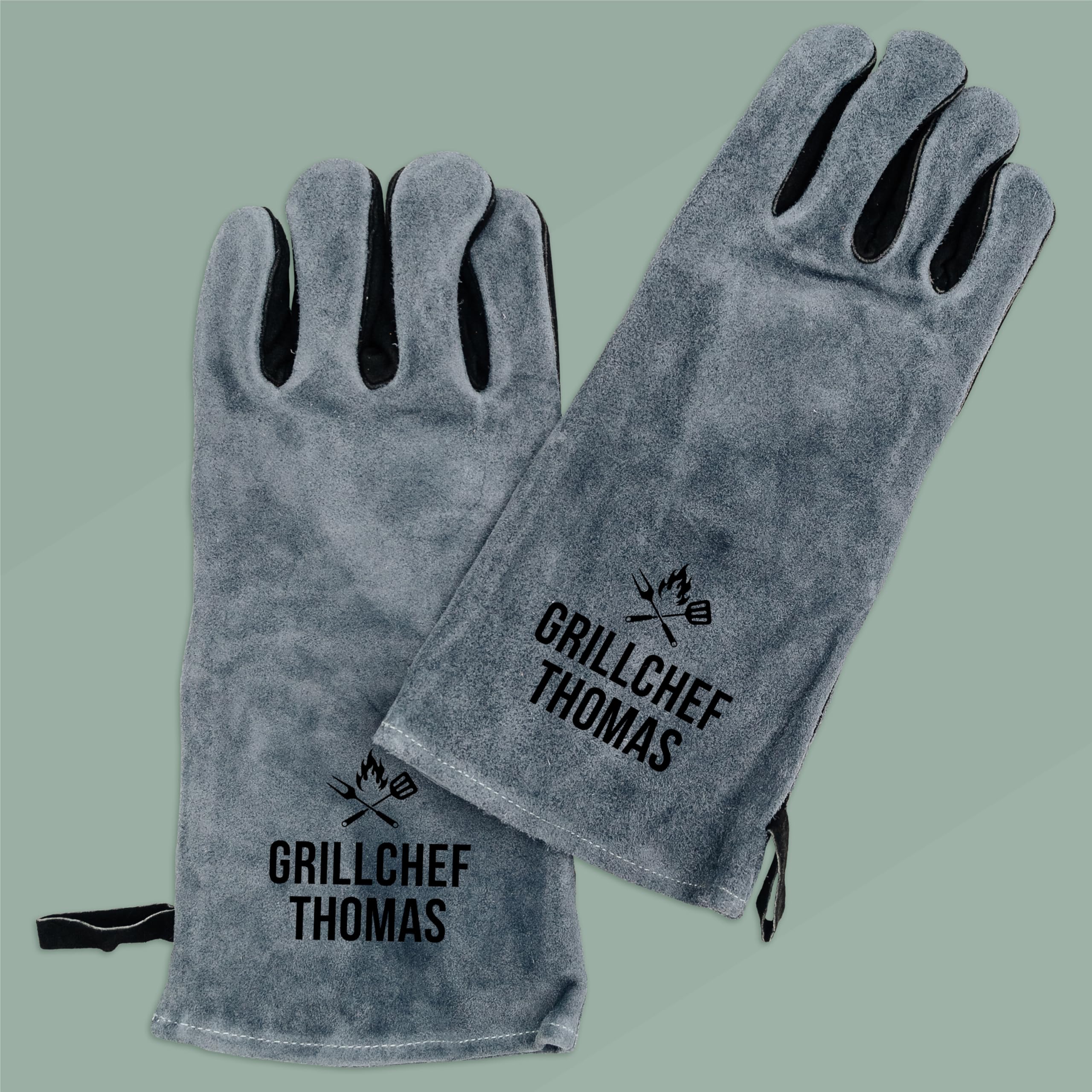 personalisierter Grillhandschuh Leder, Geschenk für Papa den Outdoor Grill und BBQ Barbecue Fan zum Vatertag Geburtstag für den Mann (Grillchef grau, linke Hand)