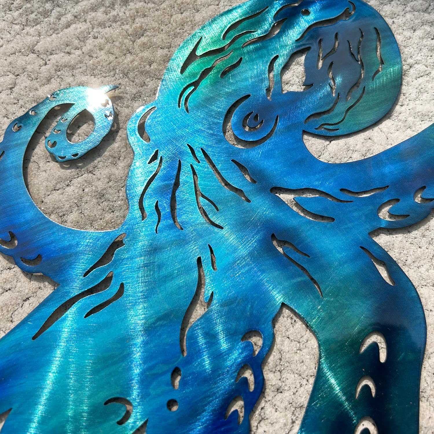 LiveInUrban Coastal Wall Art Octopus Metal Wall Sculptures, Ocean Beach Themed Metal Hanging Home Decoration 15.7"x11.1"