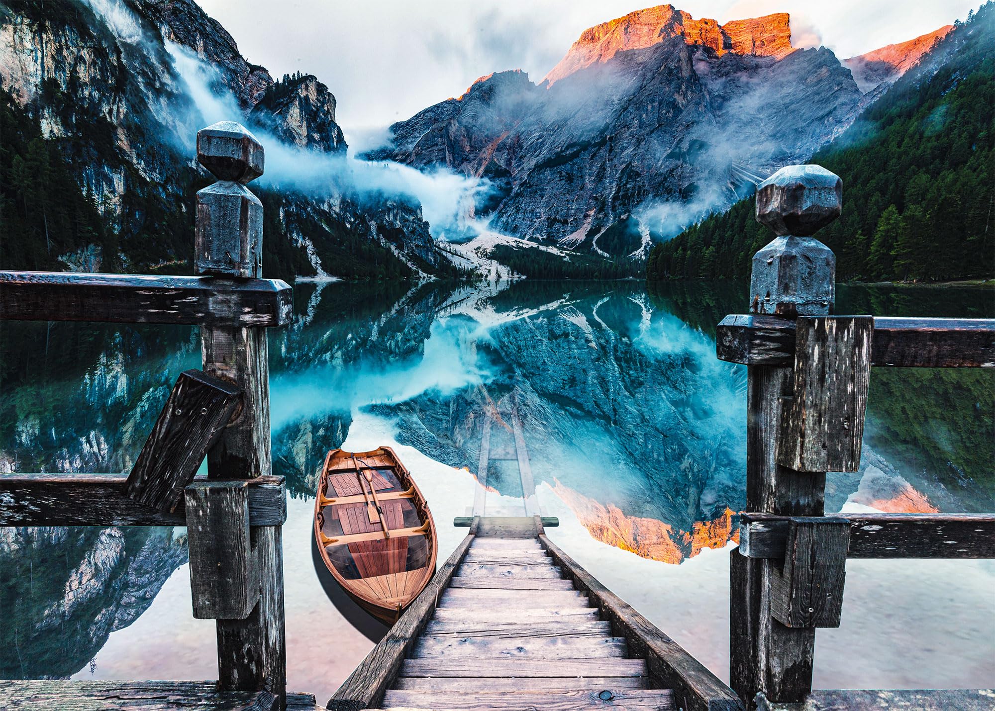 Ulmer Puzzleschmiede - Puzzle „Wildsee“ – 2000 Teile Puzzle – Puzzlemotiv des abendlichen Pragser Wildsee, dem malerischen Berg-See in den Dolomiten, Alpen, Südtirol