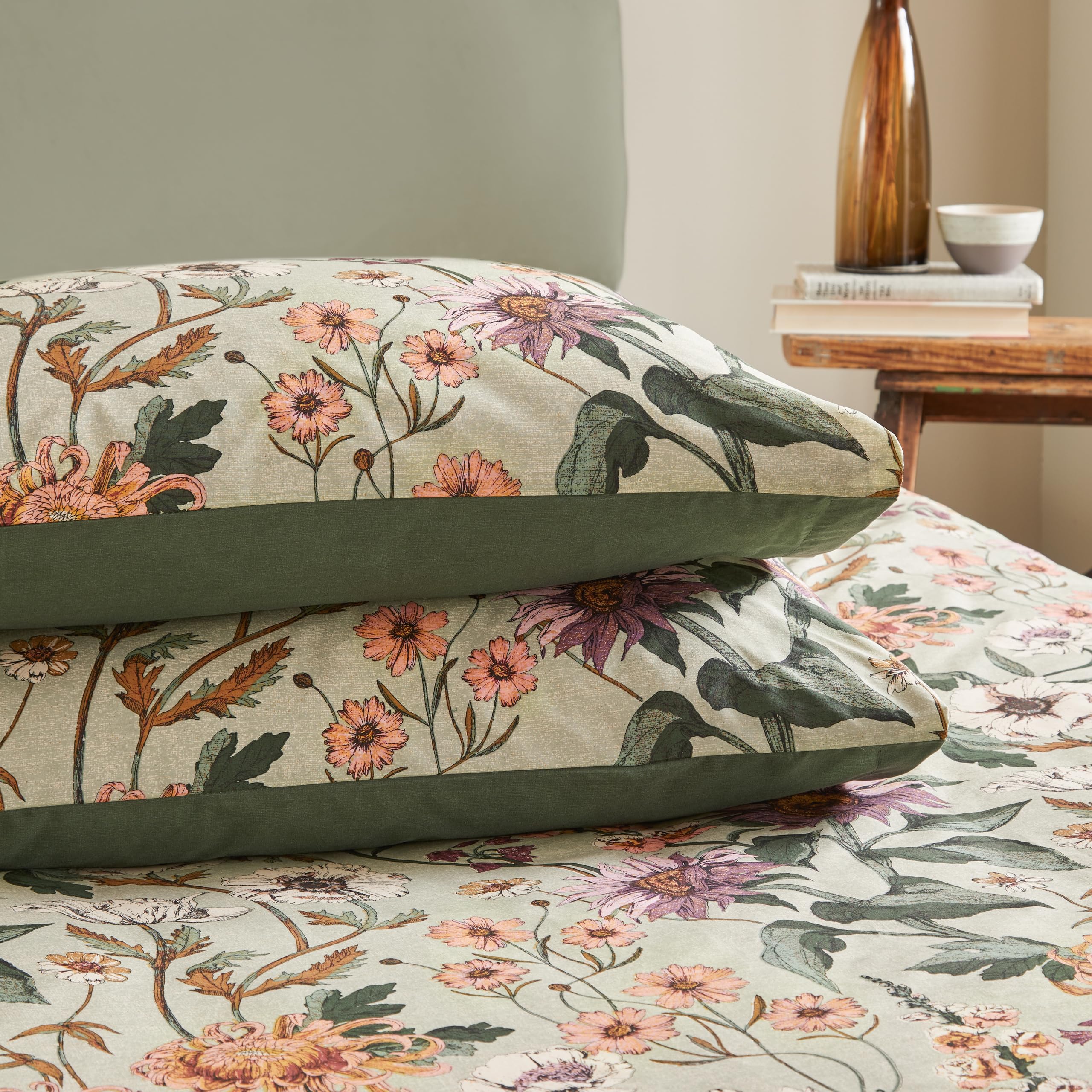 Wylder Nature Wallflower Botanical Duvet Cover Set - Vintage Botanics Linen Look (Celadon Green - Super King) - Image 3