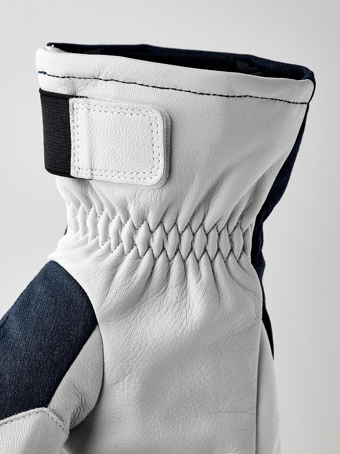 Hestra Unisex Power Short 5-Finger Glove, Waterproof, Windproof Alpine Skiing Gloves for Men & Women