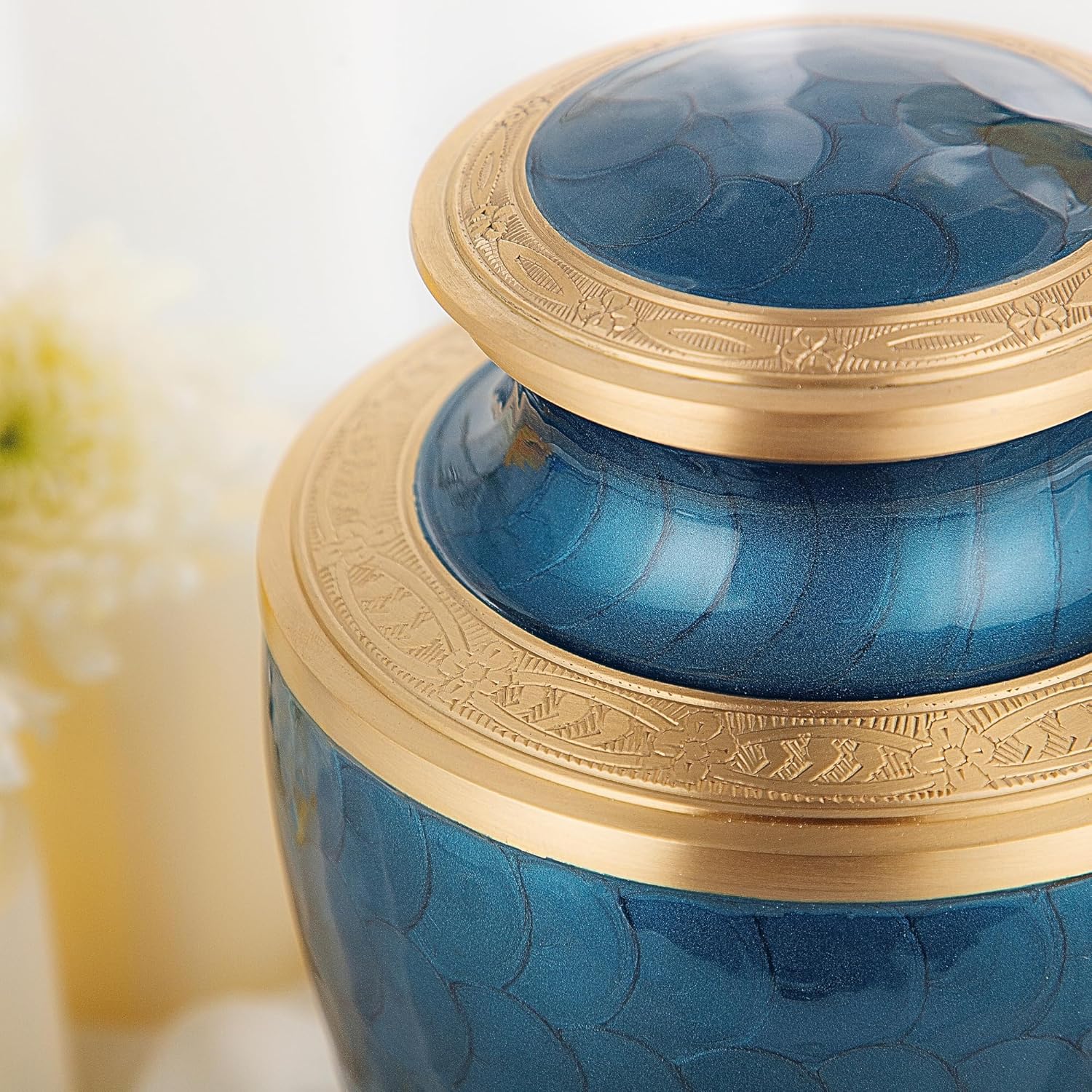 Cremation Urn for Human Ashes – Adult Brass Urn for Men or Women up to 200lbs – Handcrafted Memorial Burial Container – Suitable for Funeral or Display
