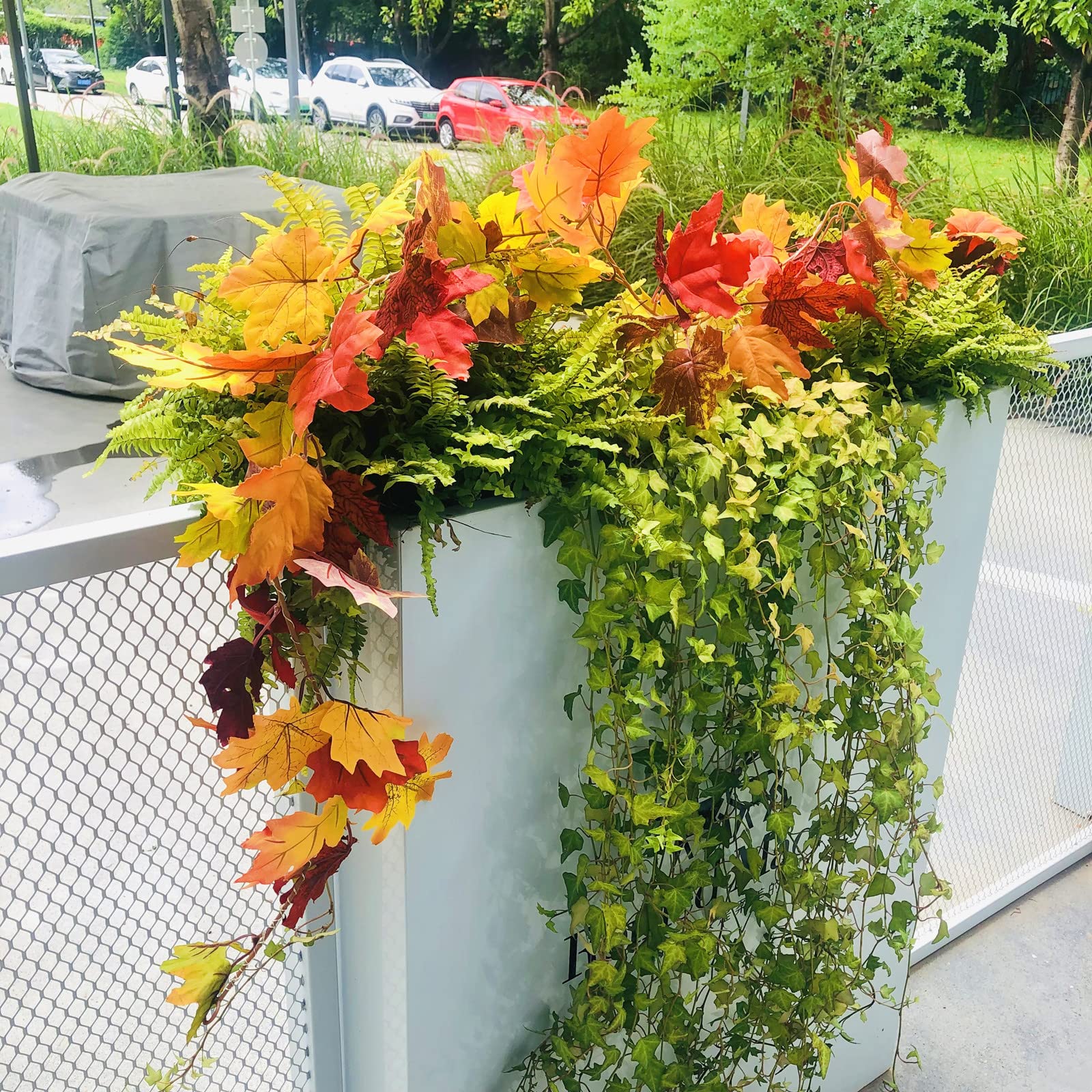 Ghirlanda di Edera Artificiale Foglia d'acero di Eucalipto Begonia Viti d'uva Piante Verdi Appese Piante di Vite di Anguria Finte con LED Luce di Stringa (Foglia d'acero autunnale, 5)