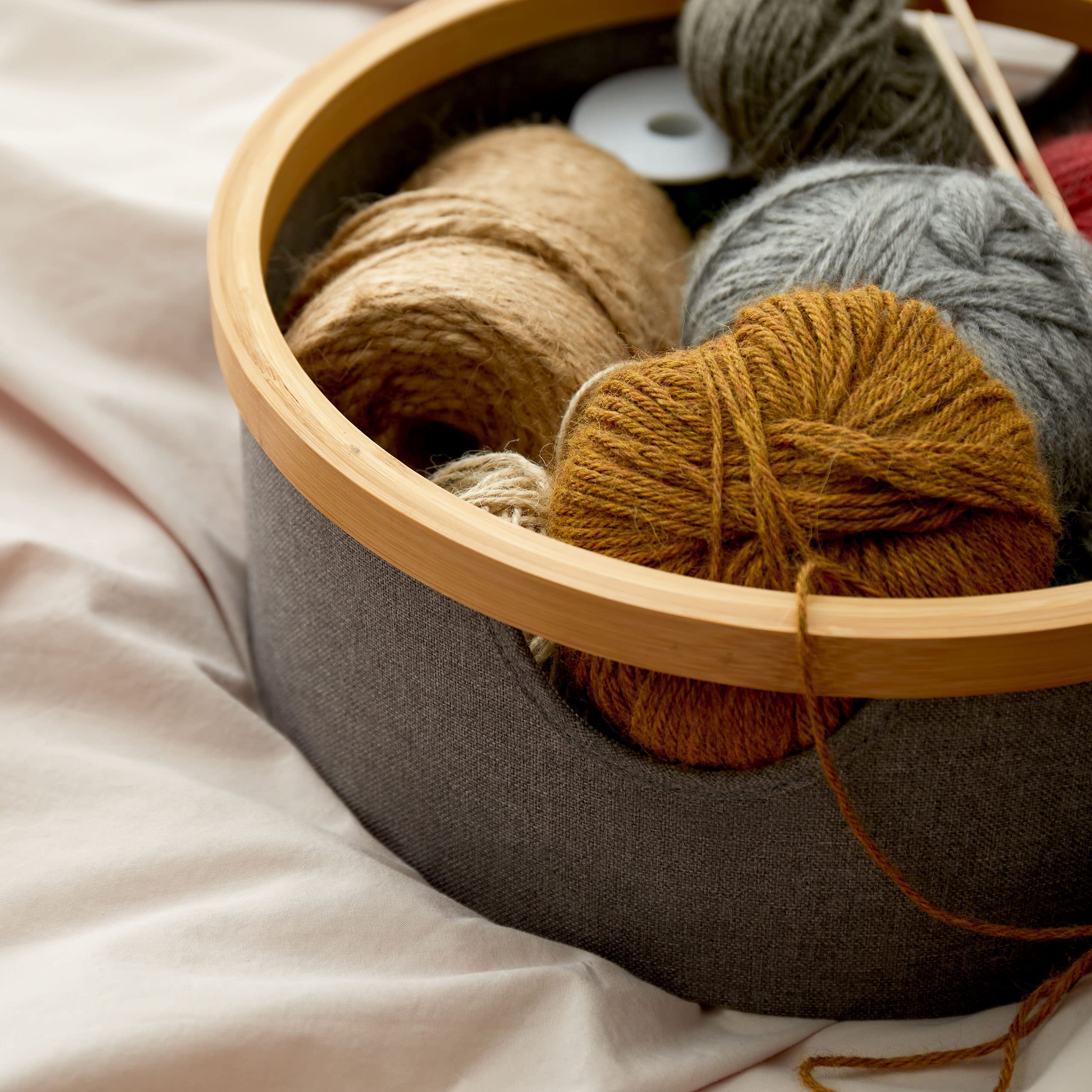 Lumaland Bambus-Rahmen Aufbewahrungsbox 3er Set rund | Boxen in den Maßen ø 45 x 20 cm, ø 38 x 16 cm und ø 30 x 12 cm [Beige]