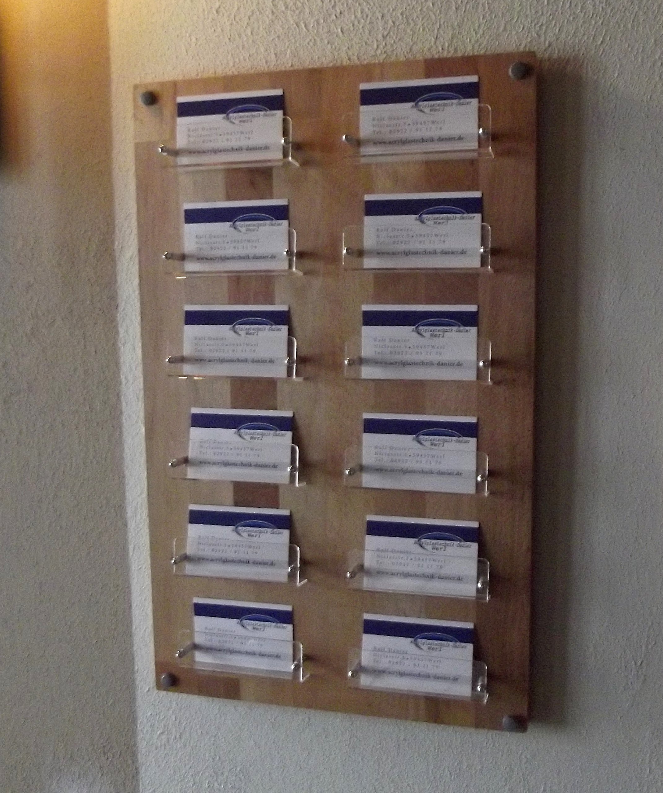 Visitenkarten Wandhalter aus Acrylglas und Holz BUCHE 12 Fächer