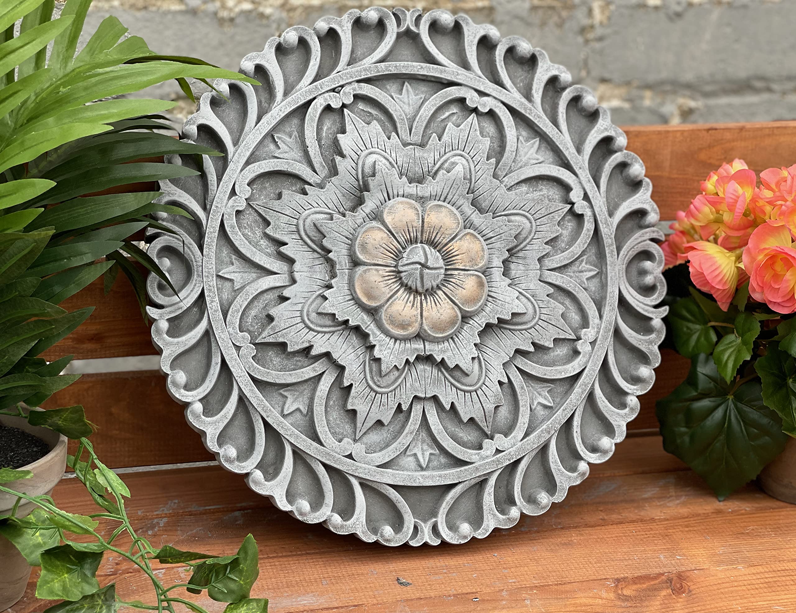 stoneandstyle Wandrelief Mandala rund Seerose frostfest massiver Steinguss ⌀ 33 cm