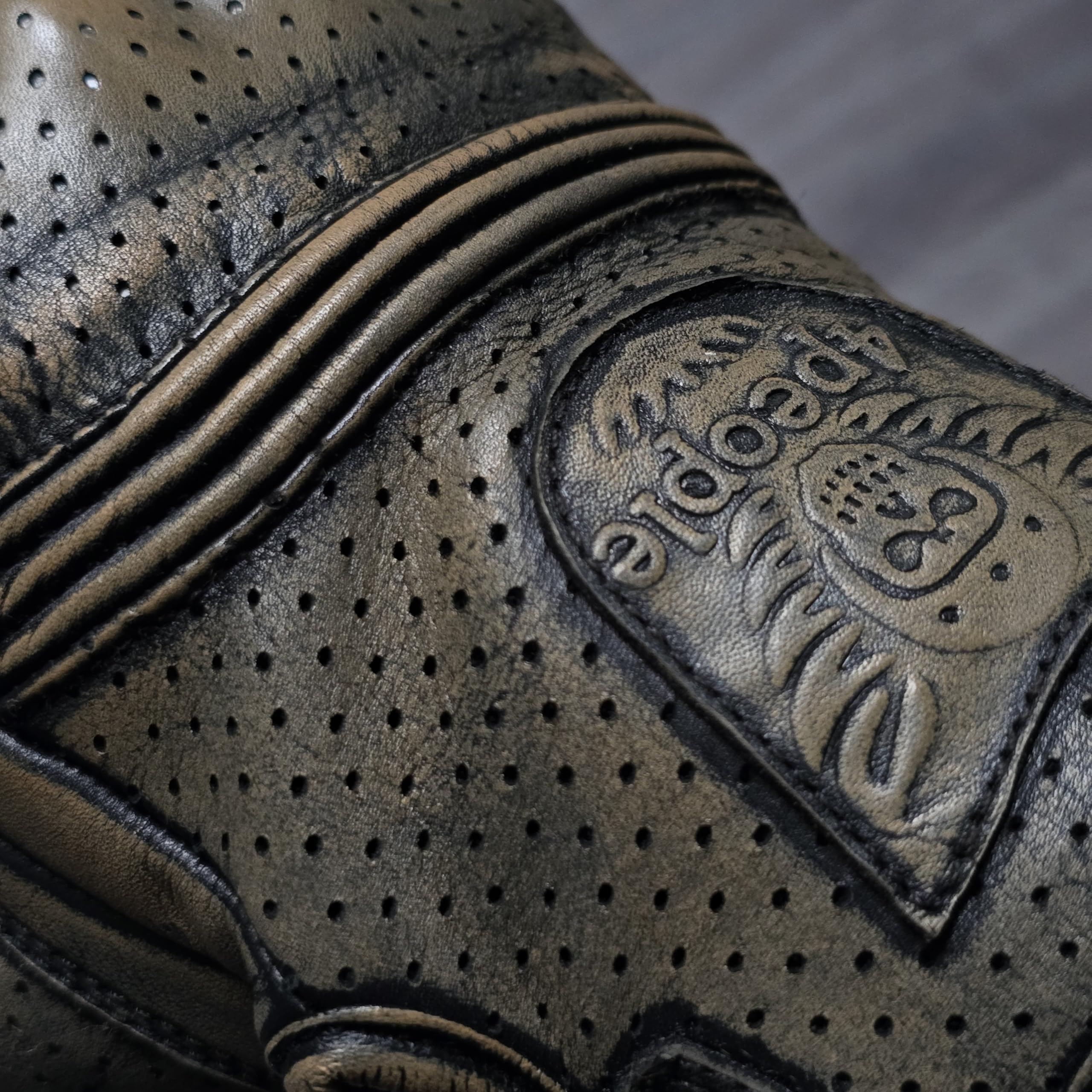 Iron Rider Gants Moto en Cuir Homme - Gants Biker Vintage avec Protection Nudages, Respirants, Style Café Racer, Gants Moto Été et Conduite Urbaine
