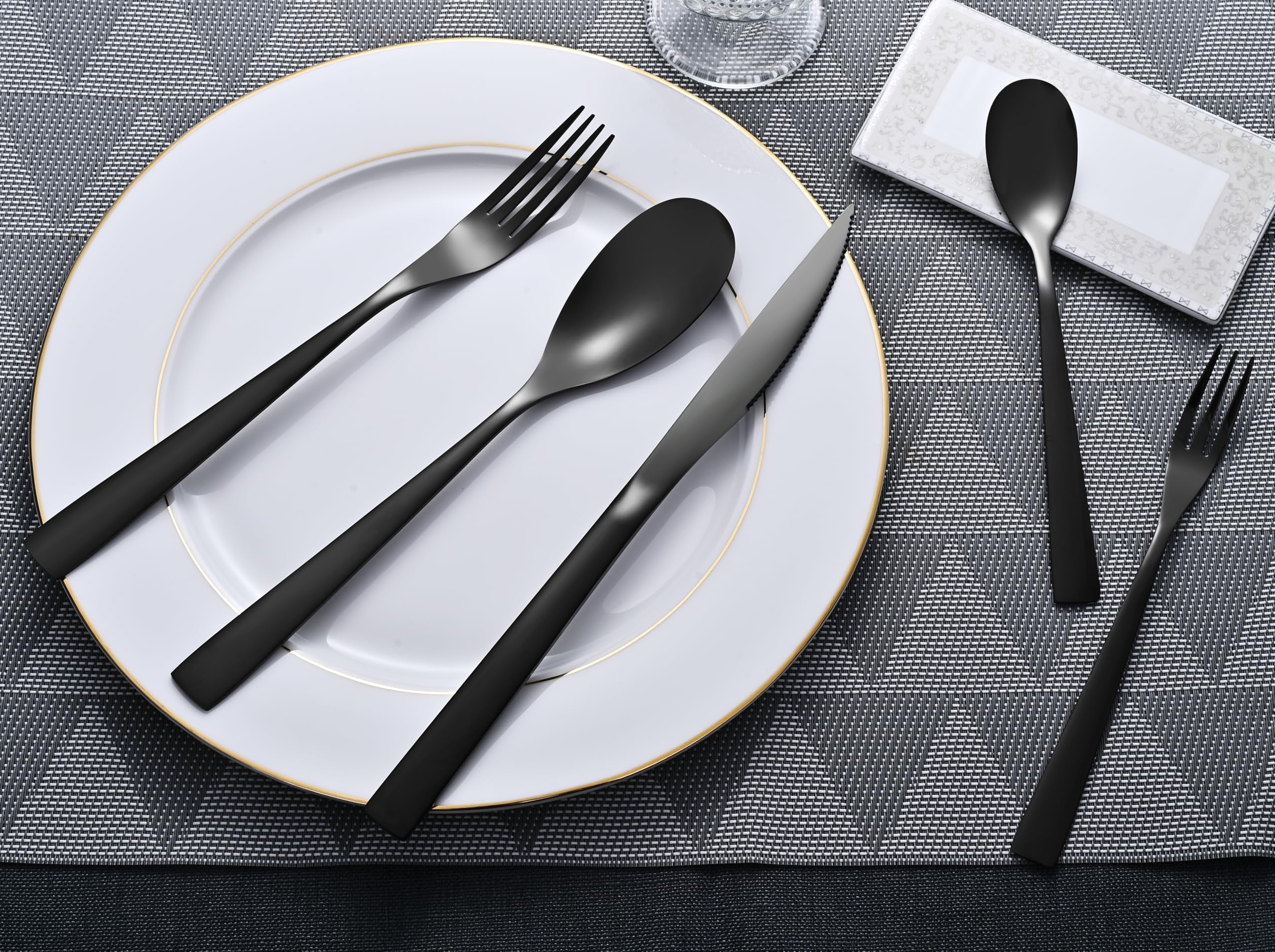 Otto Koning - Berlin - Set di Posate 20 Pezzi in Acciaio Inossidabile Placcato in Nero Titanio e Lucido, Spessore 4 mm. e Coltello da Bistecca. Un Moderno Servizio da tavola per 4 commensali