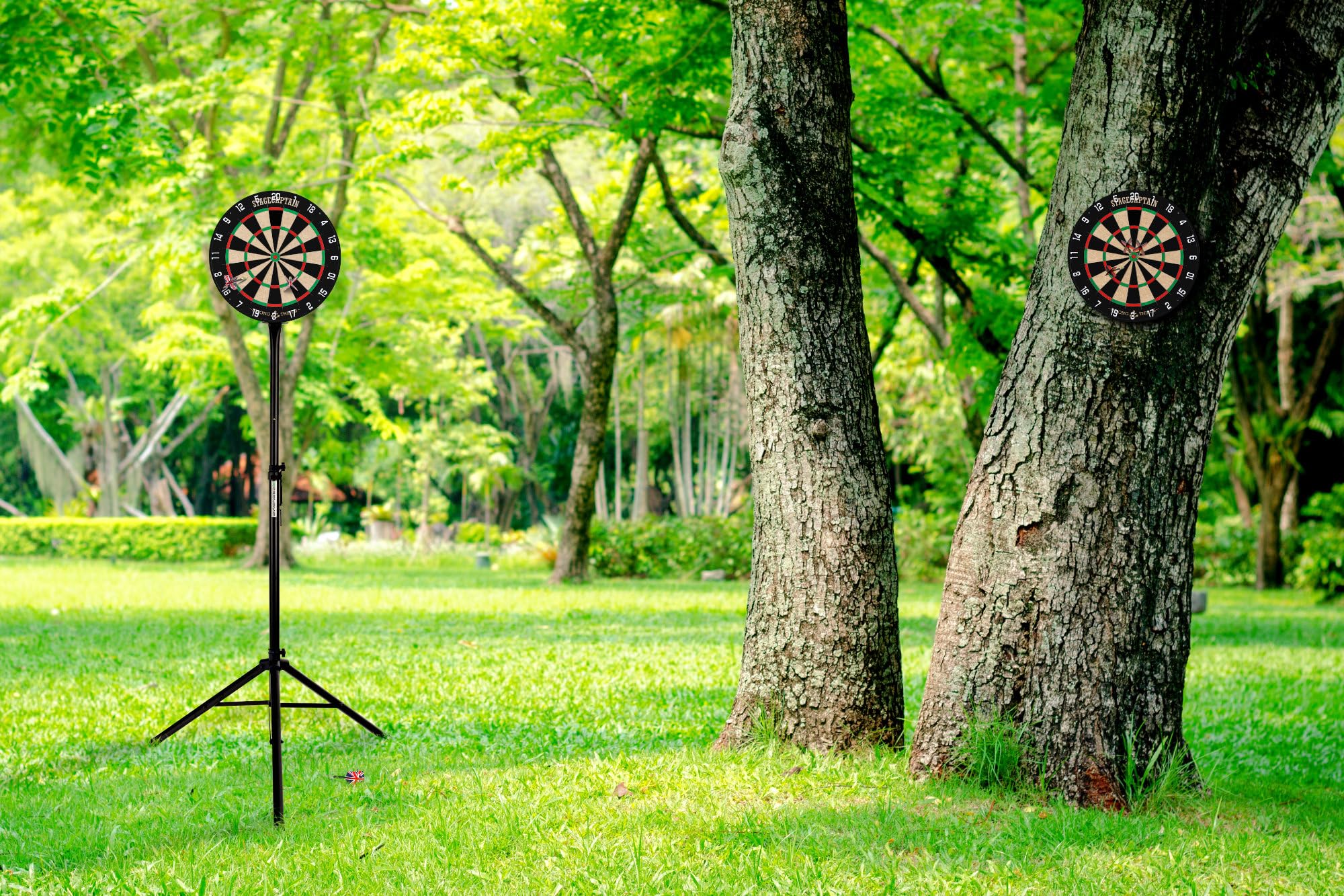 Stagecaptain DBS-1715C Bullseye Champion Dartscheibe, Dartscheibe aus Sisal | Drehbarer Nummernring, Material Scheibe: Sisal, Super deutlich lesbare Nummerierung, Stärke: 3, 5 cm, 8 mm, 5 kg, Gewicht: 4