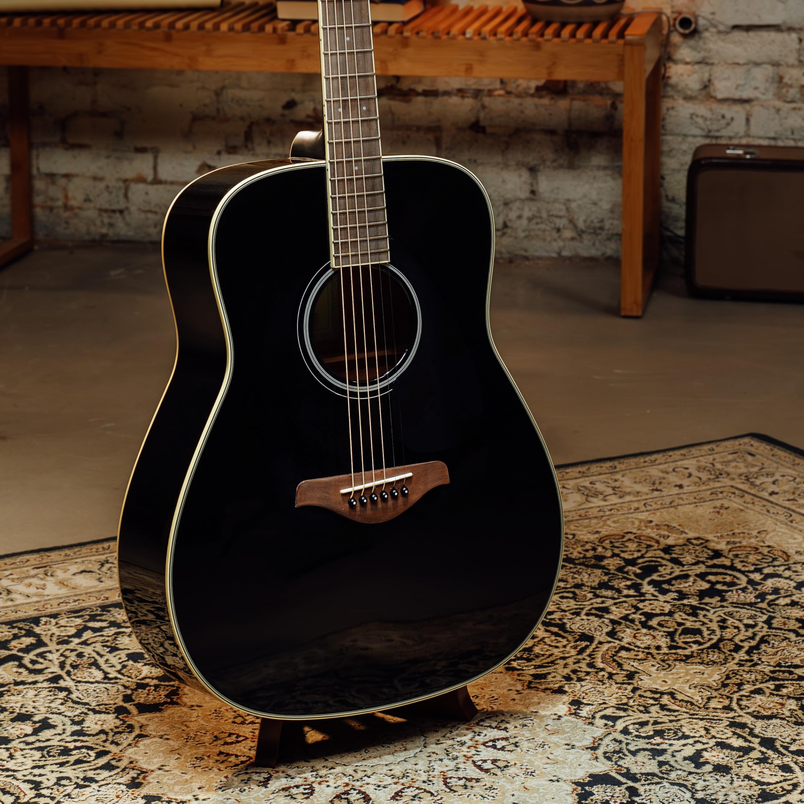 YAMAHA FG820 Chitarra Acustica – Corpo Dreadnought Full-Size, Scala 24,96″, Top in Abete Massello, Fondo e Fasce in Mogano, Tastiera in Palissandro, Corde in Acciaio – Nero