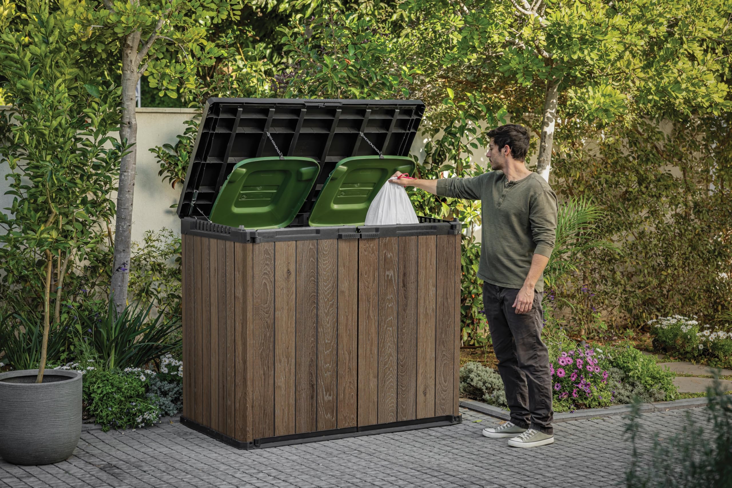 Keter Store It Out Darwin Walnuss Optik – 1100 L Gartenbox, Gerätebox, Aufbewahrungsbox – Holzoptik, wetterfest, abschließbar, Signature Collection