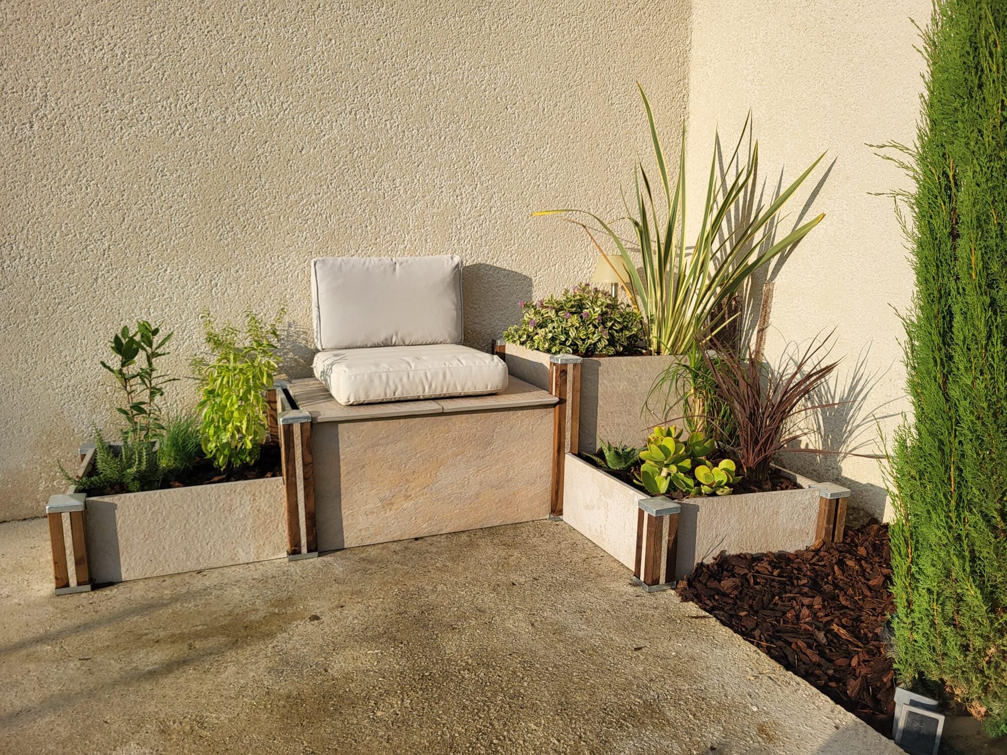 Jardinière Lilijardi bois hauteur 60 cm bac à fleurs rectangulaire beige