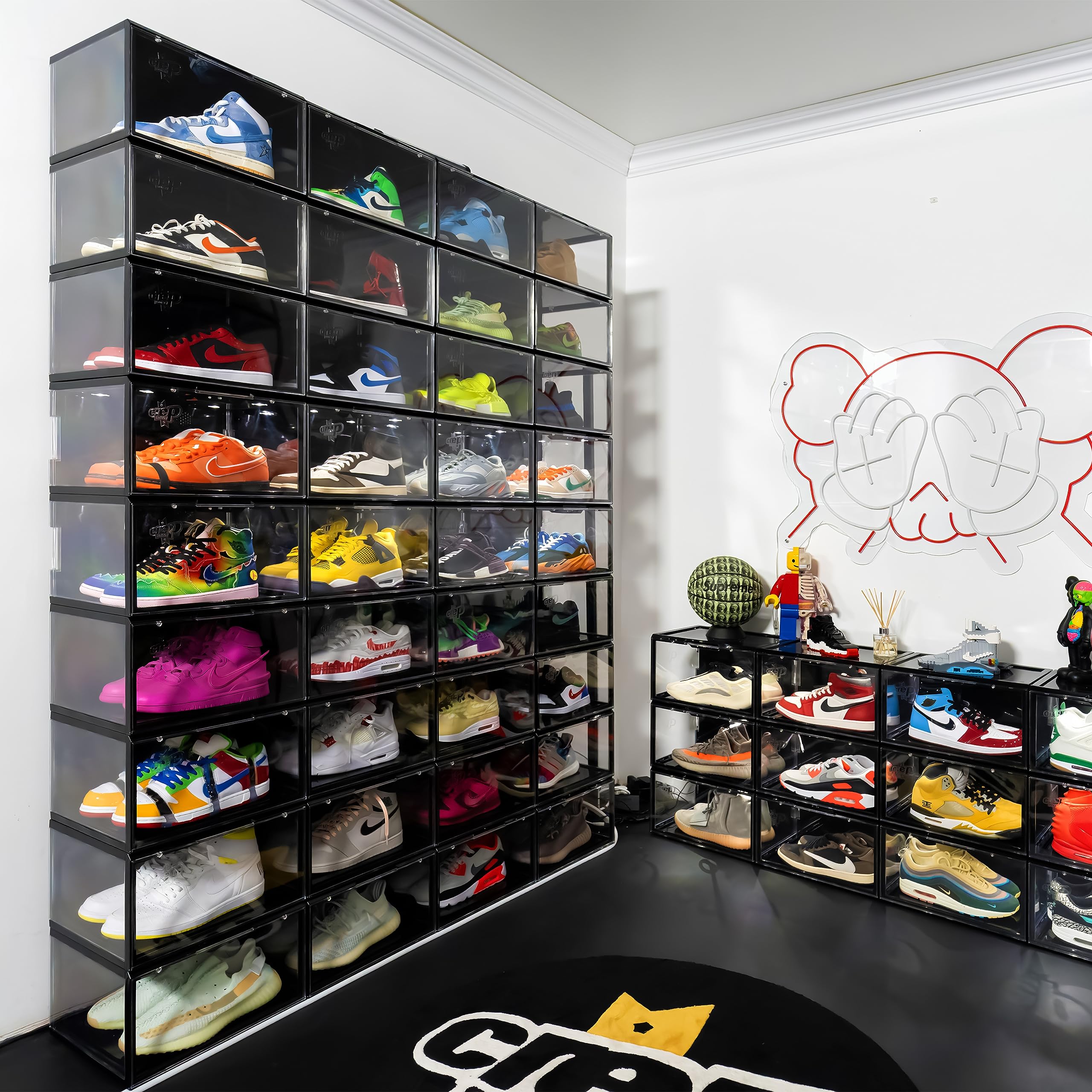 Crep Protect Transparente Schuhbox mit LED - Crates 3.0 Stapelbare Sneaker Aufbewahrungsbox mit Magnetischer Frontklappe, Schuh Organizer & Display Box, UV-Schutz, Für High-Tops bis EU 47