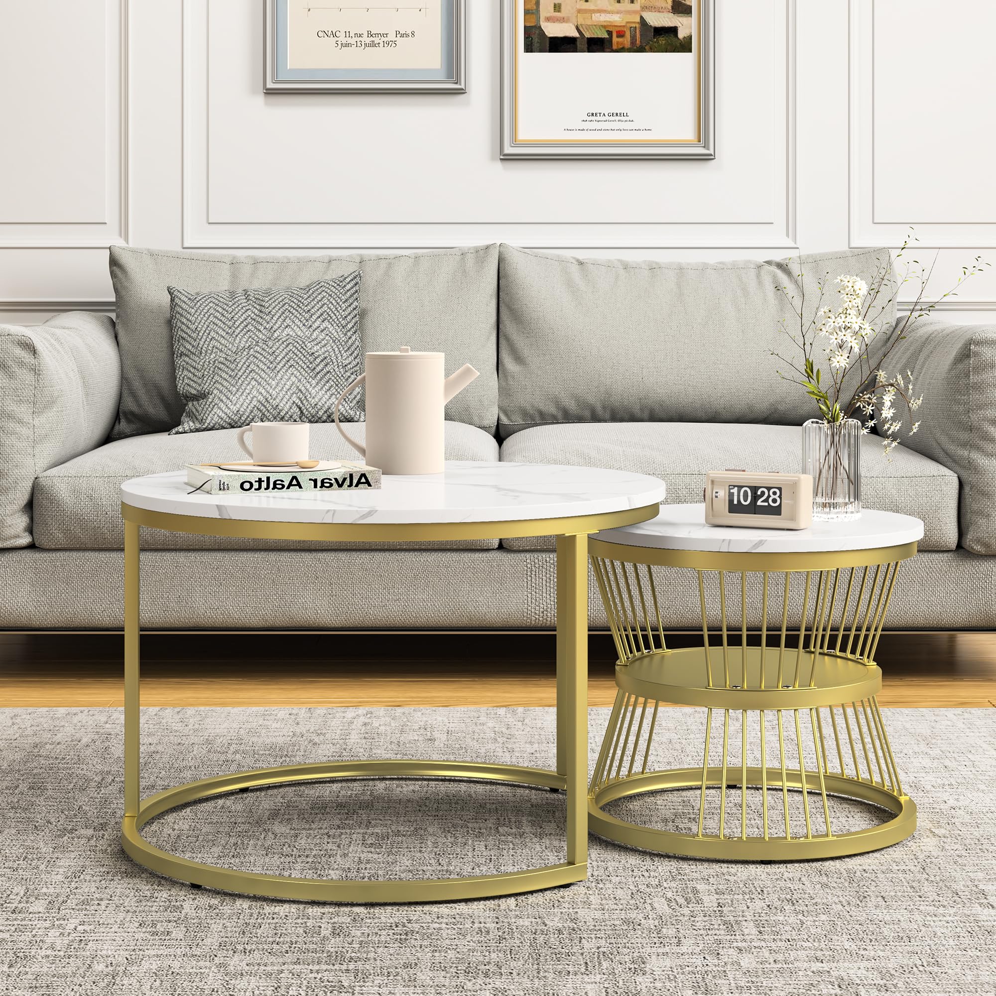 Set di 2 tavolini rotondi rimovibili, tavolini impilabili con gambe in metallo dorato e piano con motivo marmo, per soggiorno, balcone (color oro)