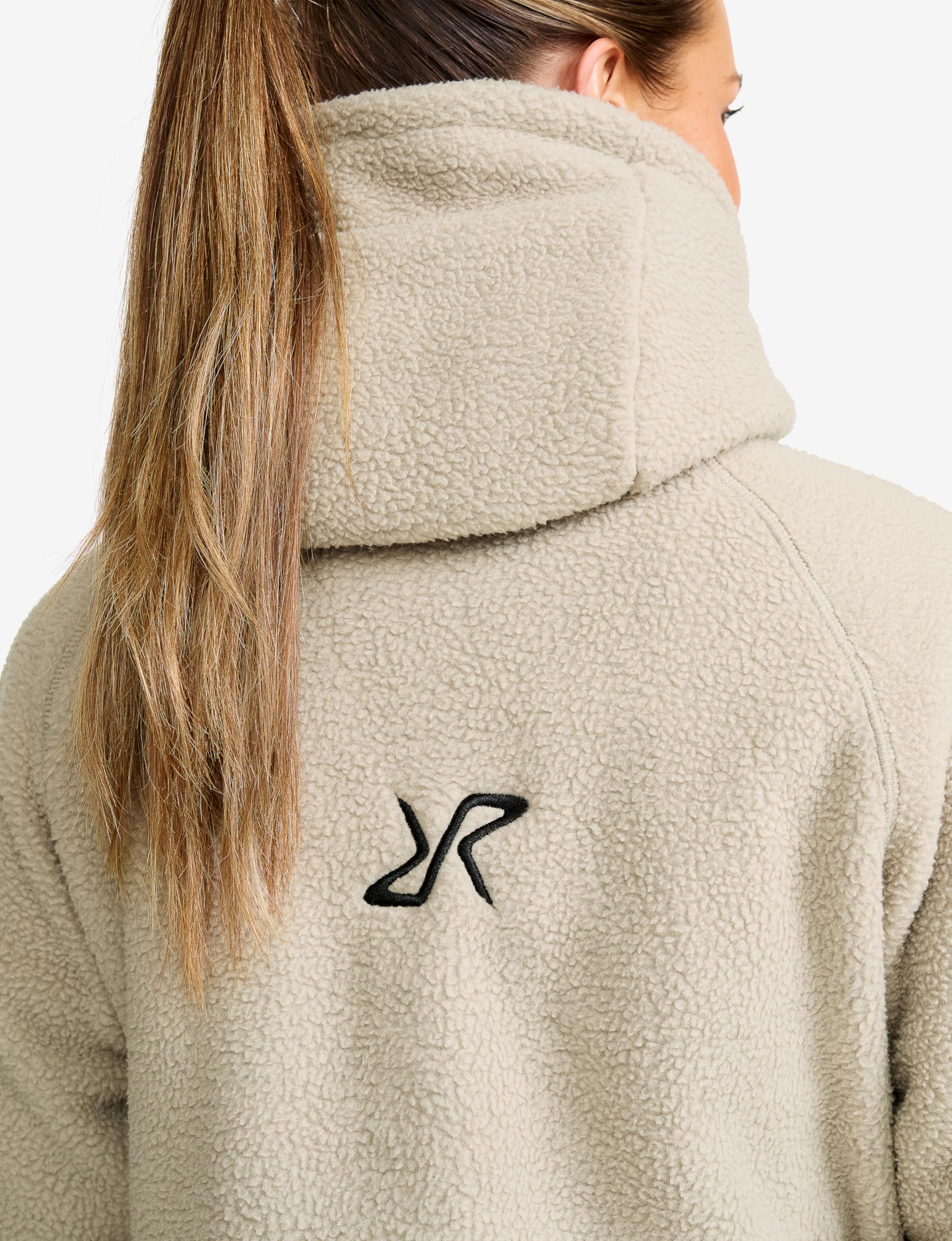 RevolutionRace Sherpa Hoodie da Donna, Giacca in Pile Ottima per le Escursioni e le Avventure All'aria Aperta
