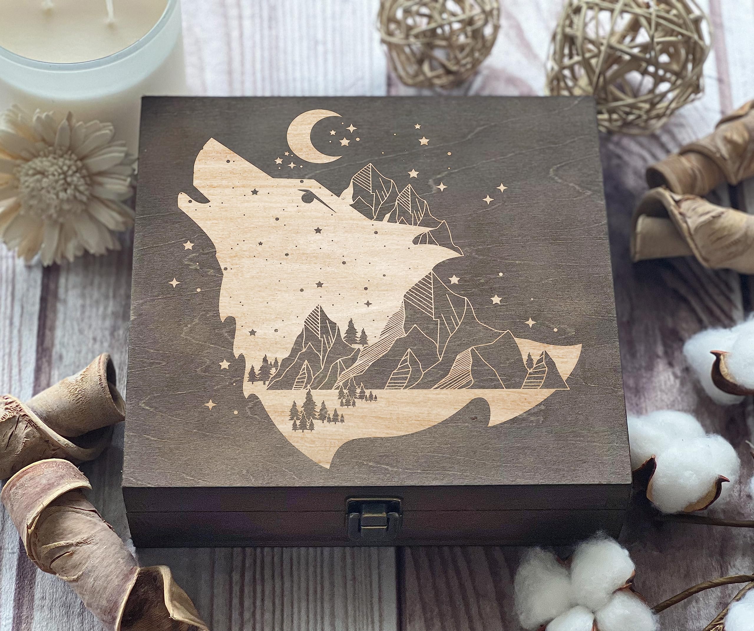 Exceptional Howling Wolf Wooden Box - Engraved Moon and Mountain Design - Ideal Gift for Brother, Friend, Men - Personalized Keepsake and Memory Box for Storing Precious Items